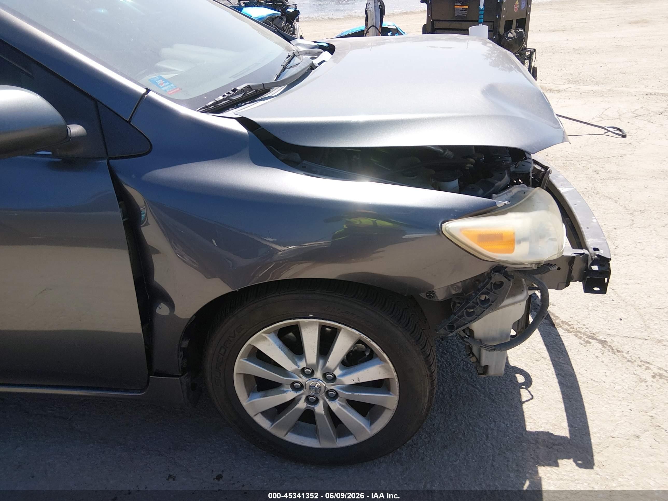 2013 Toyota Corolla Le Серый vin: 5YFBU4EE8DP158106