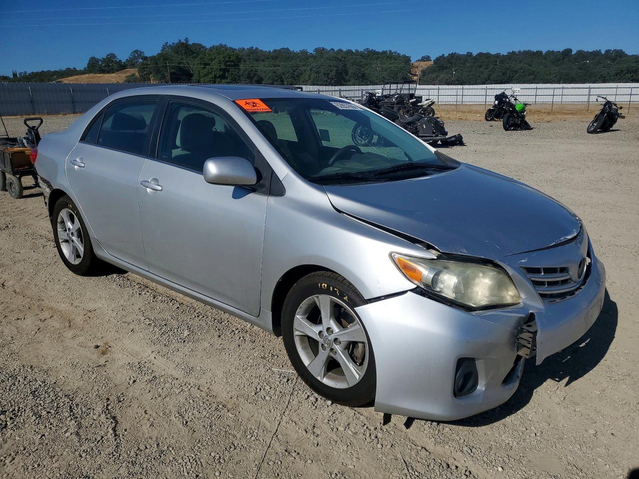 2013 Toyota Corolla Le Silver vin: 5YFBU4EE8DP182440
