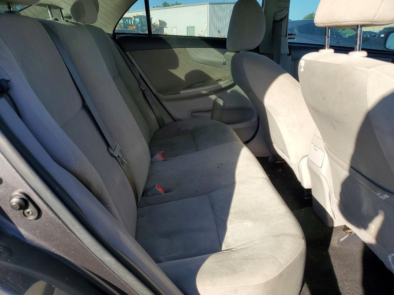 2013 Toyota Corolla Le Gray vin: 5YFBU4EE8DP183247