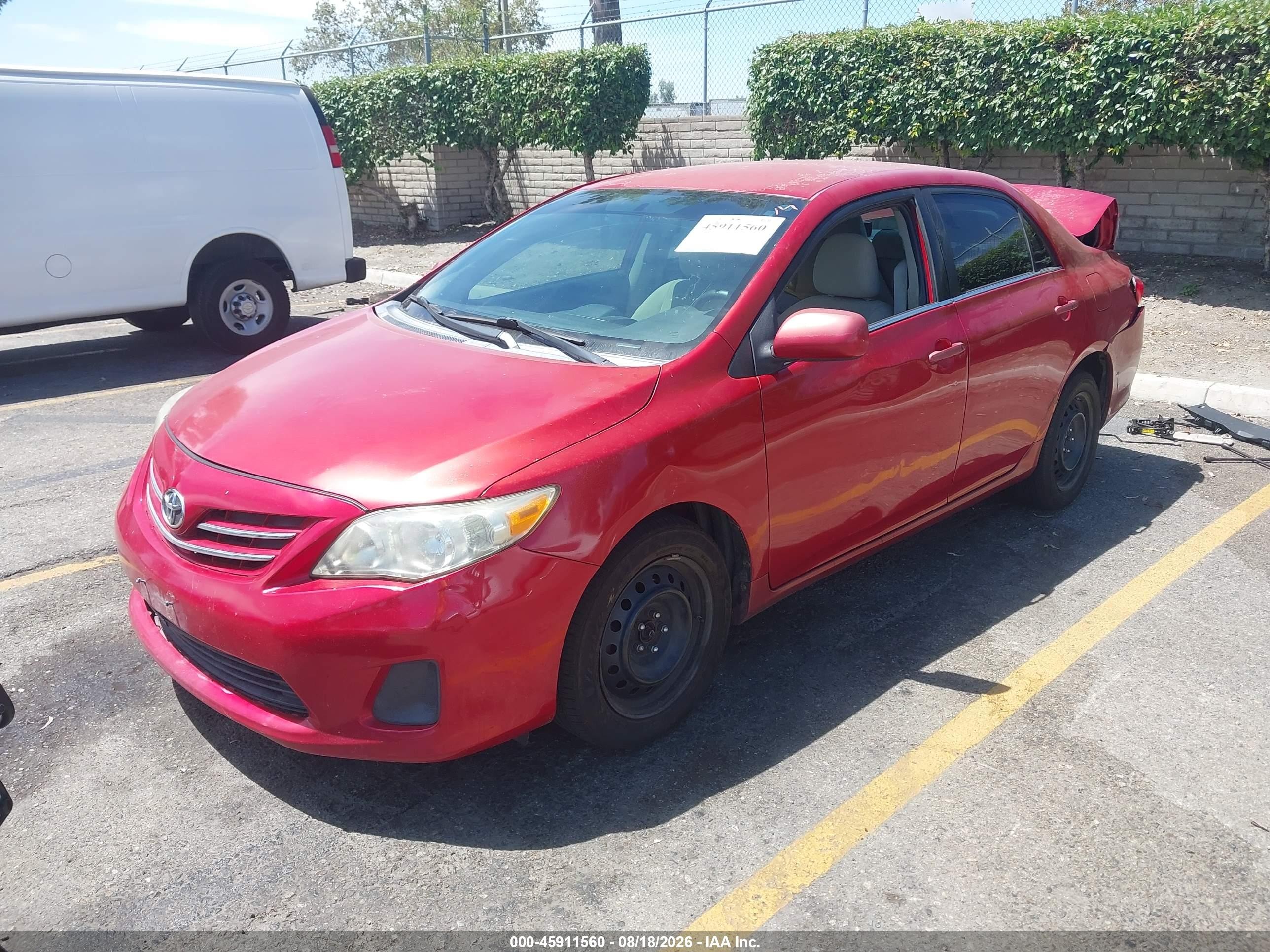 2013 Toyota Corolla Le Red vin: 5YFBU4EE8DP184592