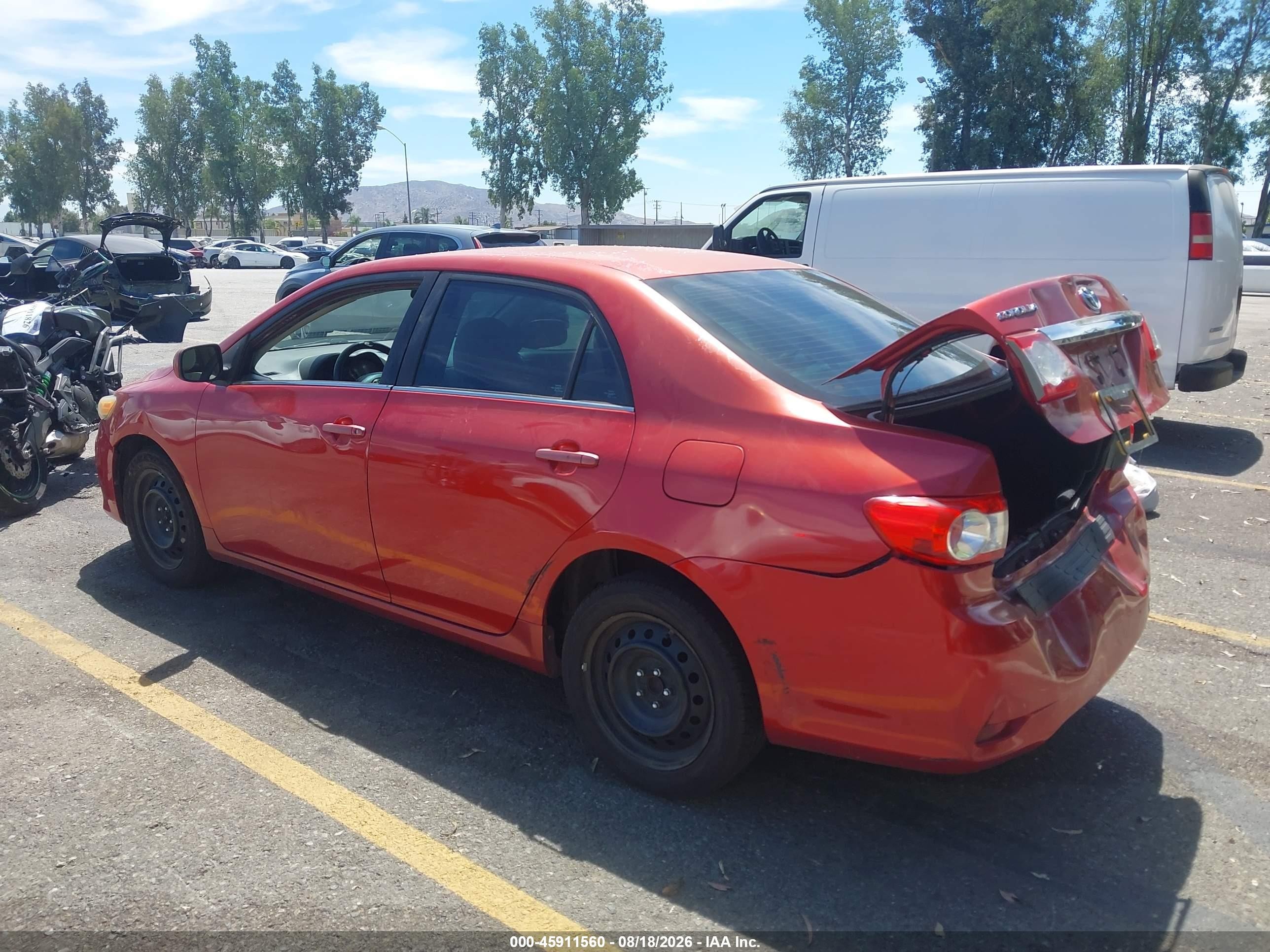 2013 Toyota Corolla Le Red vin: 5YFBU4EE8DP184592