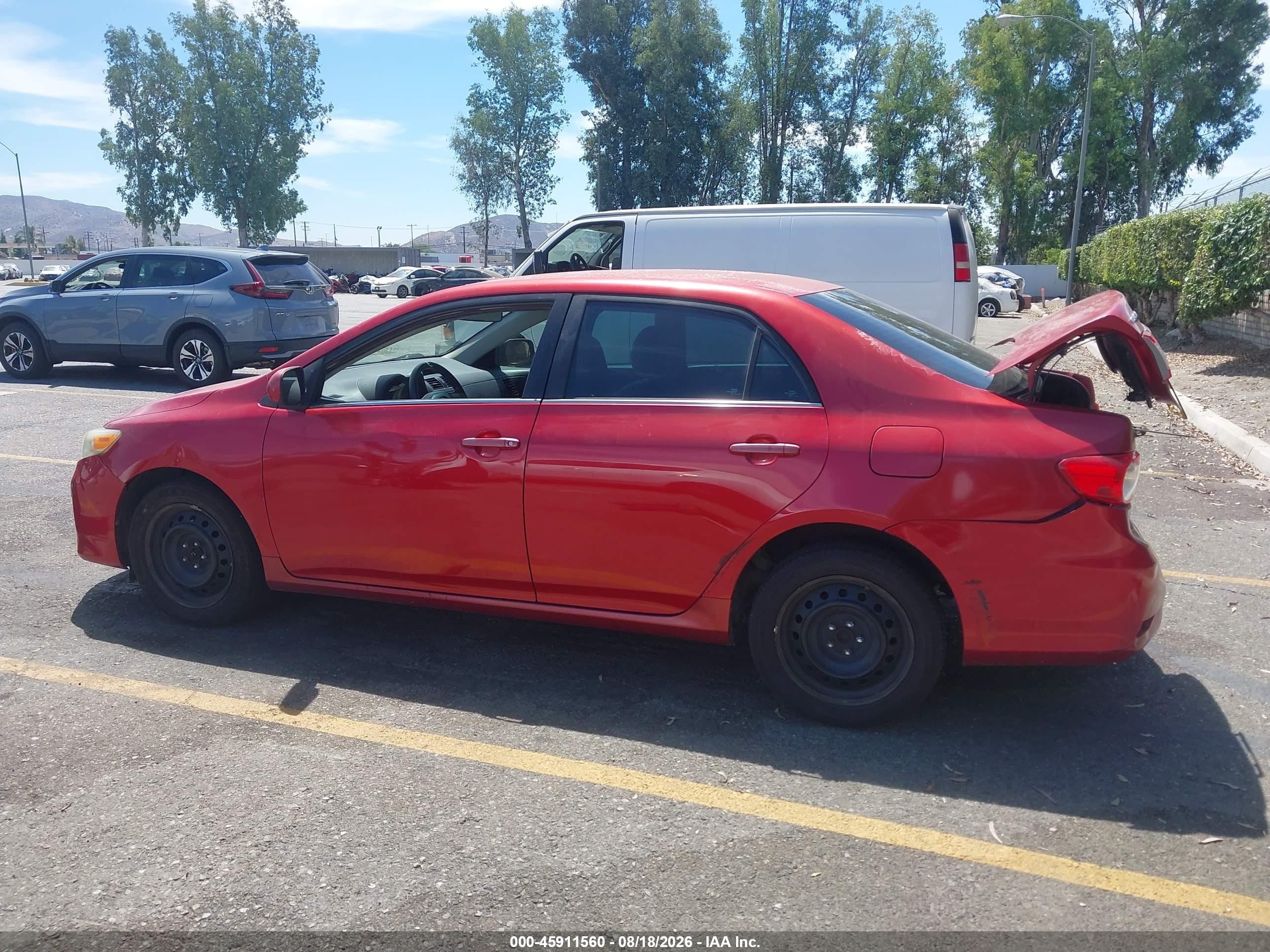 2013 Toyota Corolla Le Red vin: 5YFBU4EE8DP184592
