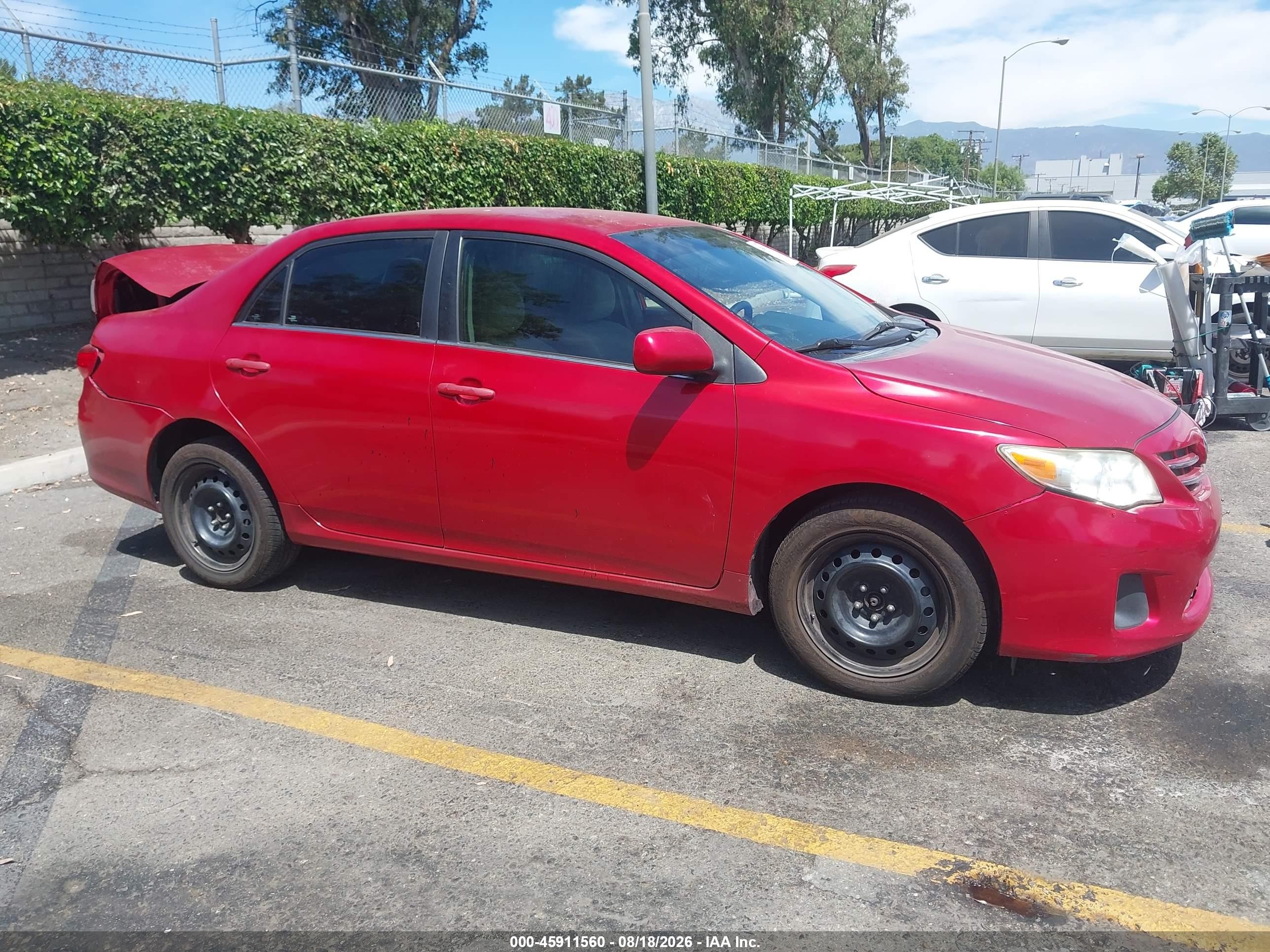 2013 Toyota Corolla Le Red vin: 5YFBU4EE8DP184592