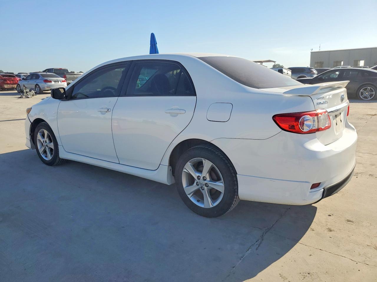 2013 Toyota Corolla S White vin: 5YFBU4EE8DP184687
