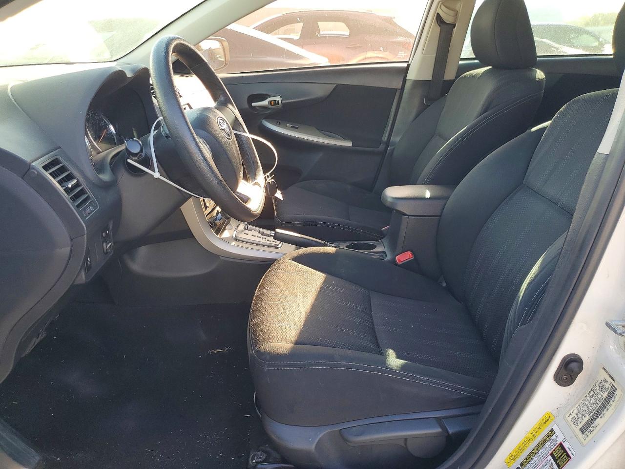 2013 Toyota Corolla S White vin: 5YFBU4EE8DP184687