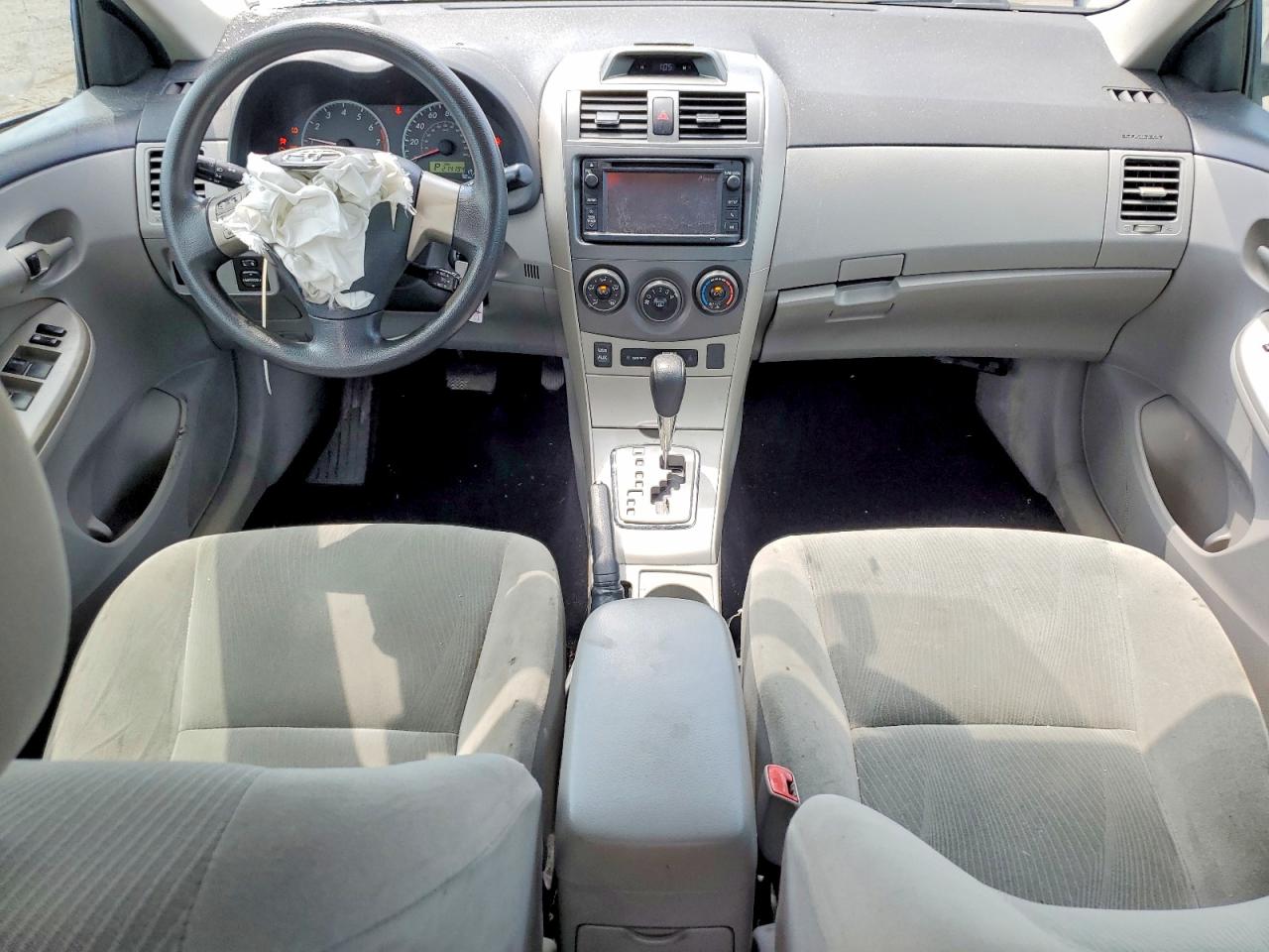 2013 Toyota Corolla Le Silver vin: 5YFBU4EE8DP198802