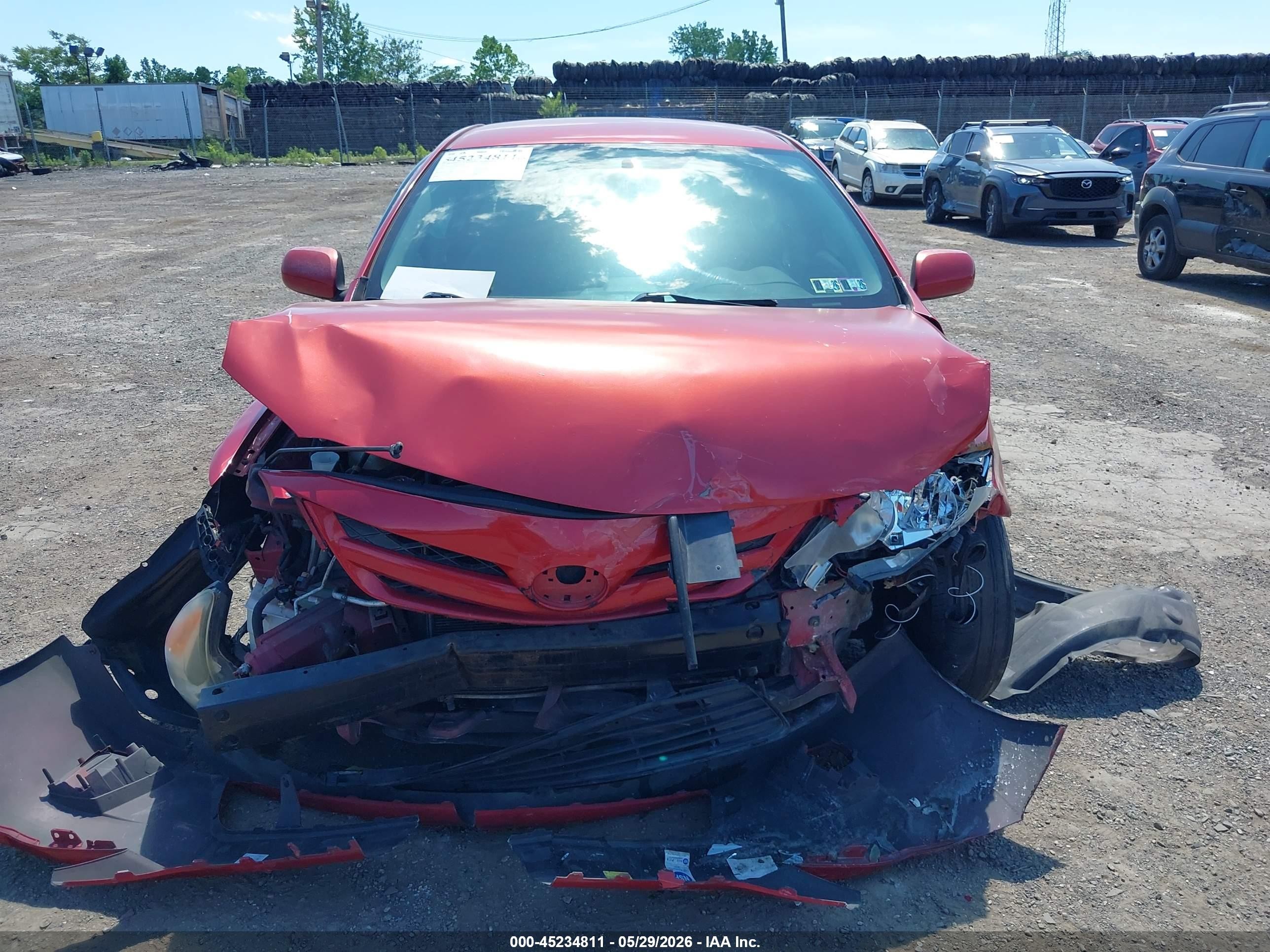 2013 Toyota Corolla Le Red vin: 5YFBU4EE8DP202847
