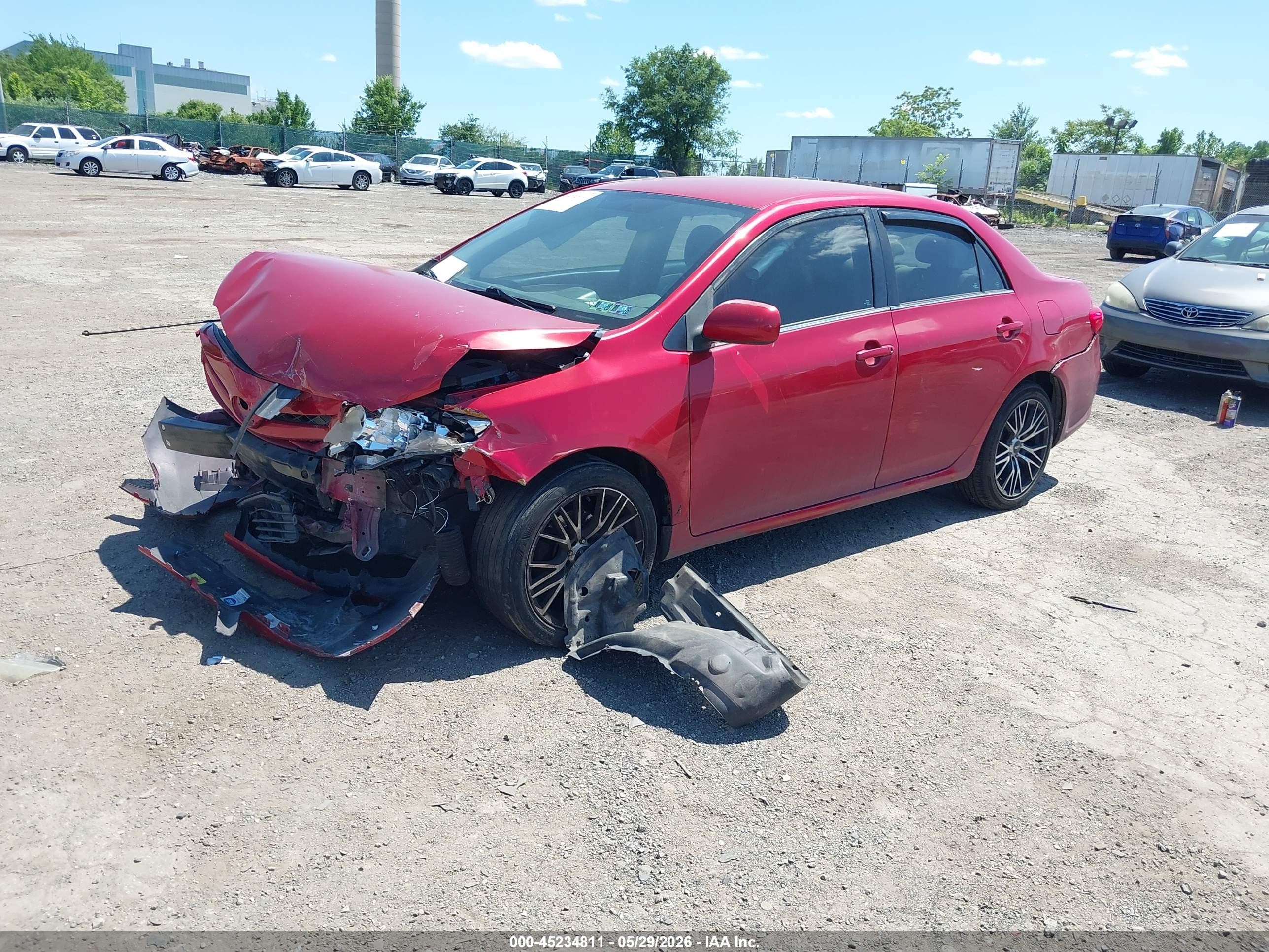 2013 Toyota Corolla Le Red vin: 5YFBU4EE8DP202847
