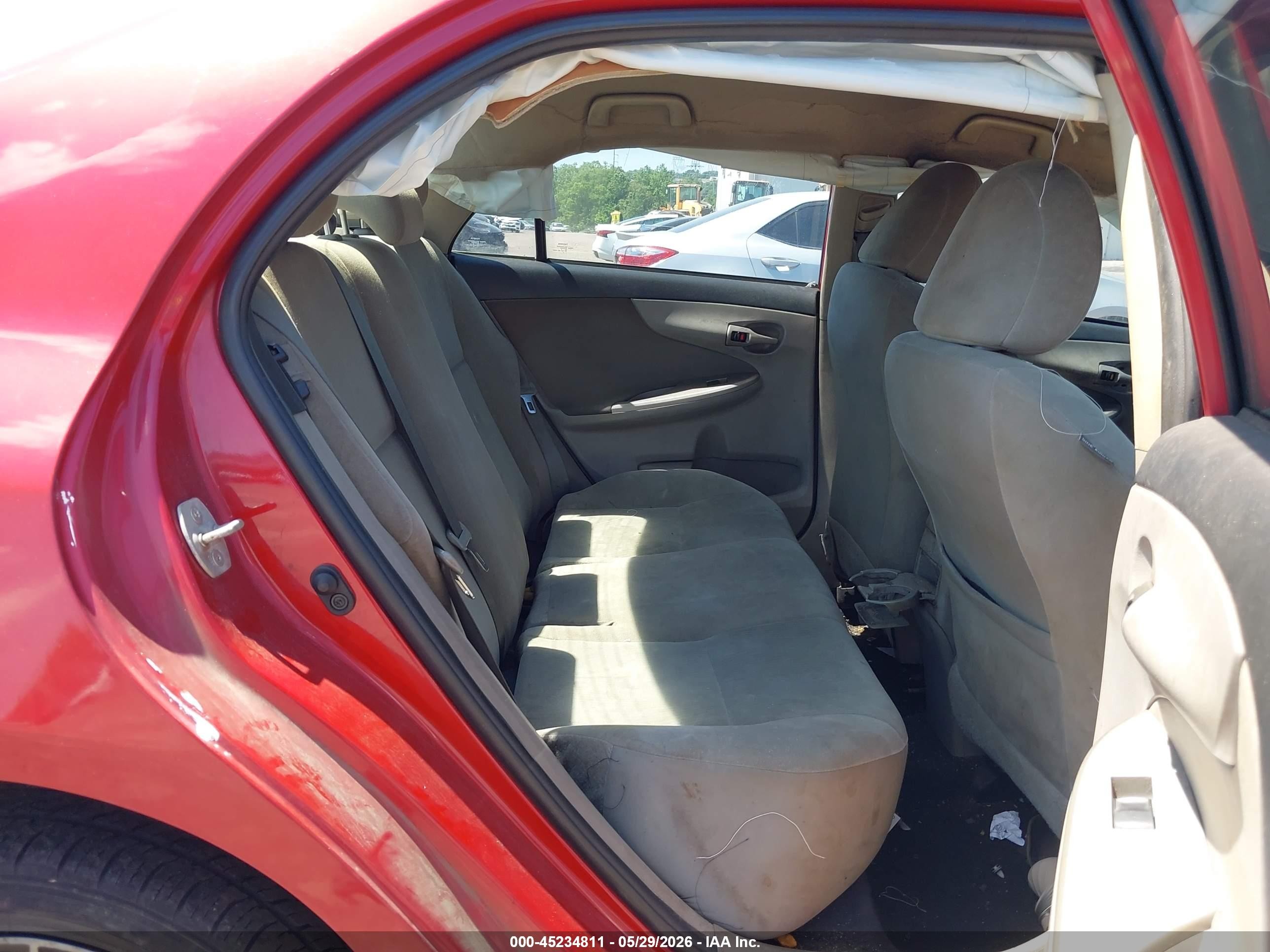 2013 Toyota Corolla Le Red vin: 5YFBU4EE8DP202847