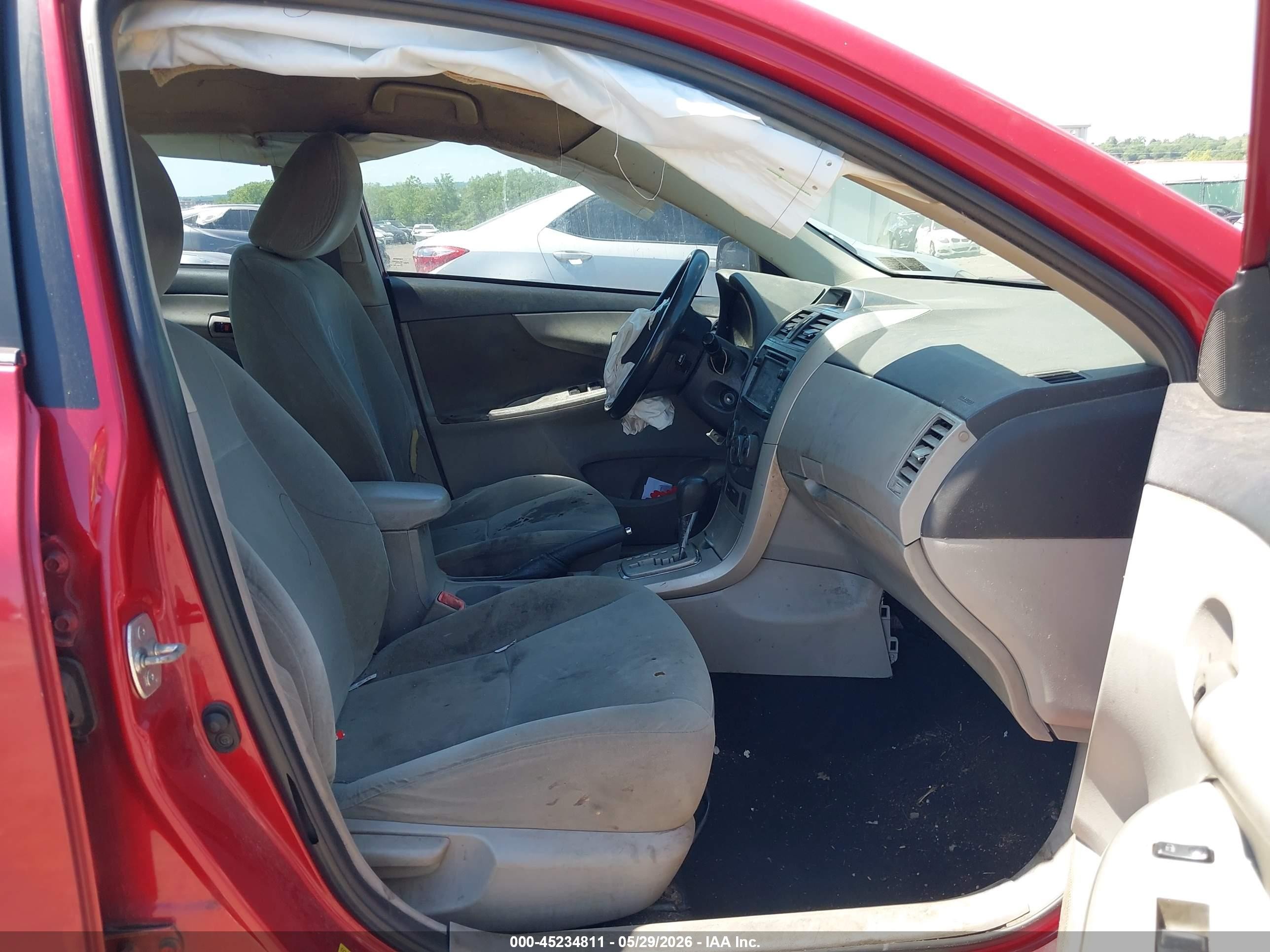 2013 Toyota Corolla Le Red vin: 5YFBU4EE8DP202847