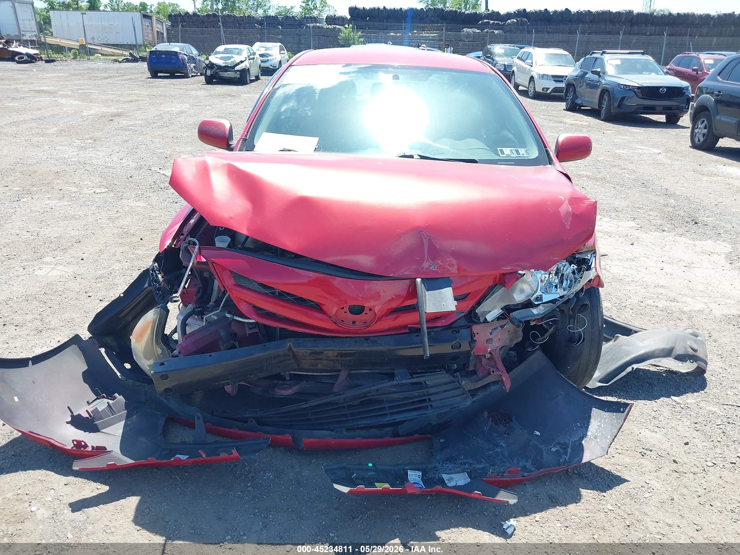 2013 Toyota Corolla Le Red vin: 5YFBU4EE8DP202847