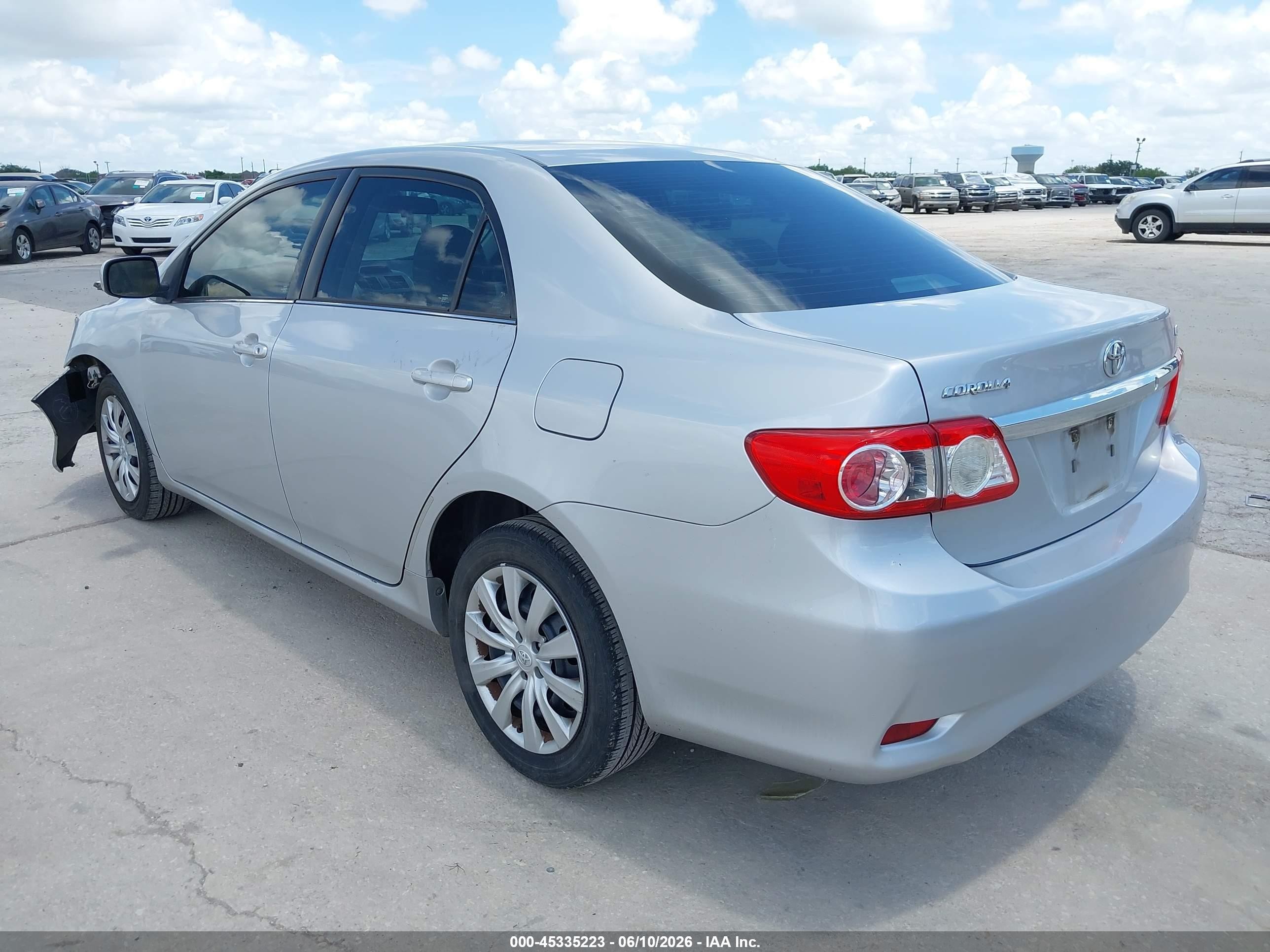 2013 Toyota Corolla Le Silver vin: 5YFBU4EE8DP220054