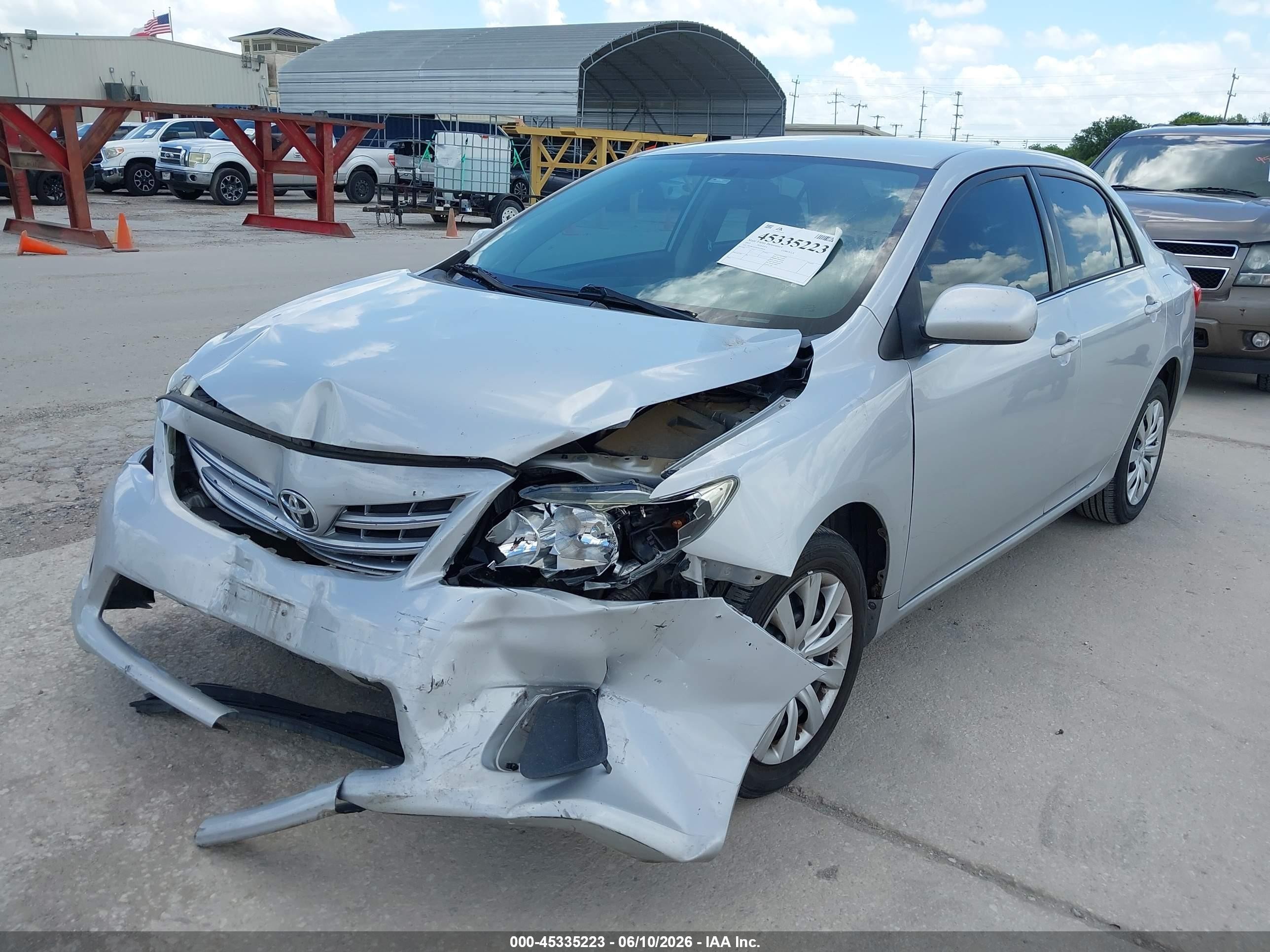 2013 Toyota Corolla Le Silver vin: 5YFBU4EE8DP220054