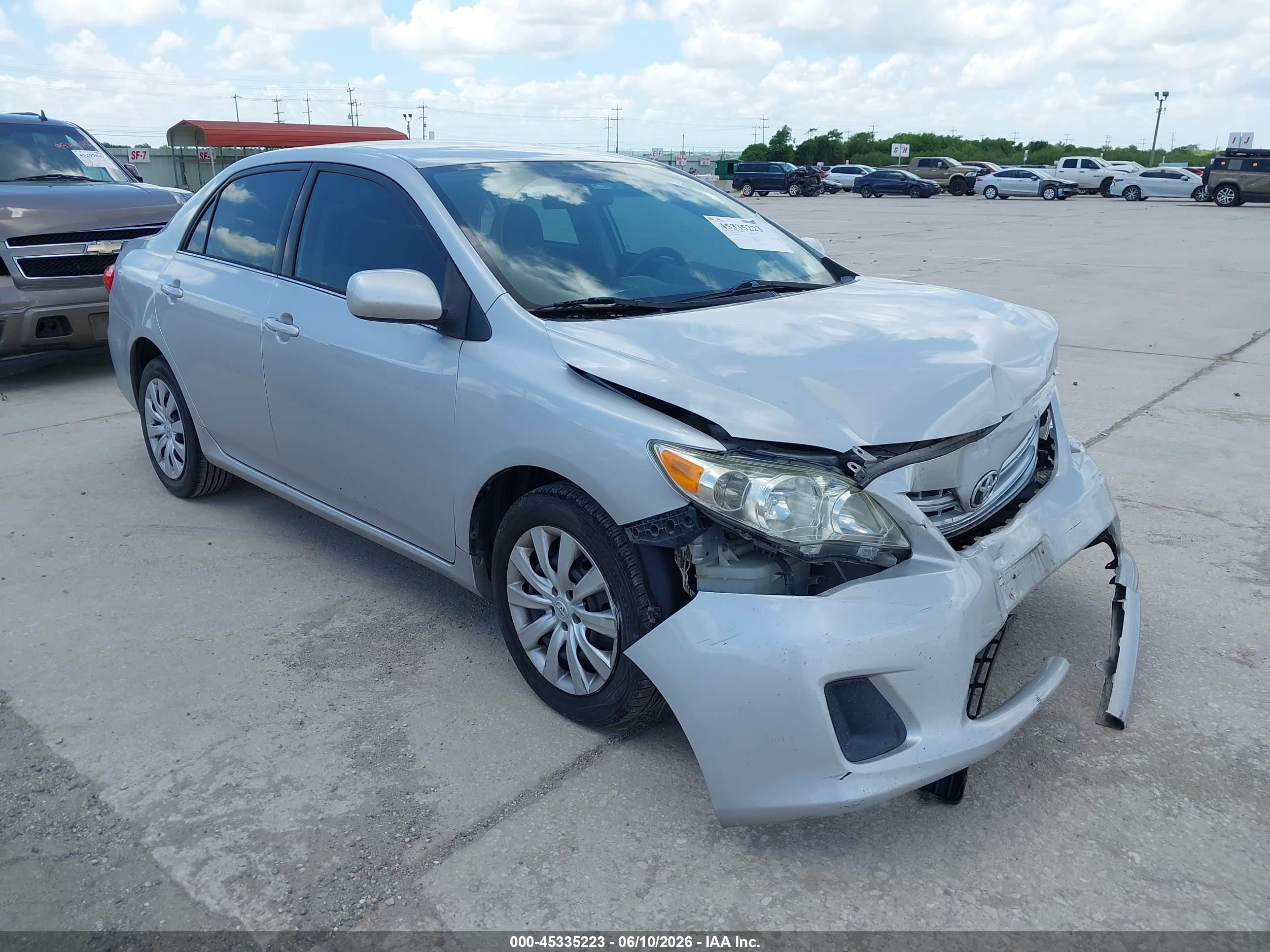 2013 Toyota Corolla Le Silver vin: 5YFBU4EE8DP220054