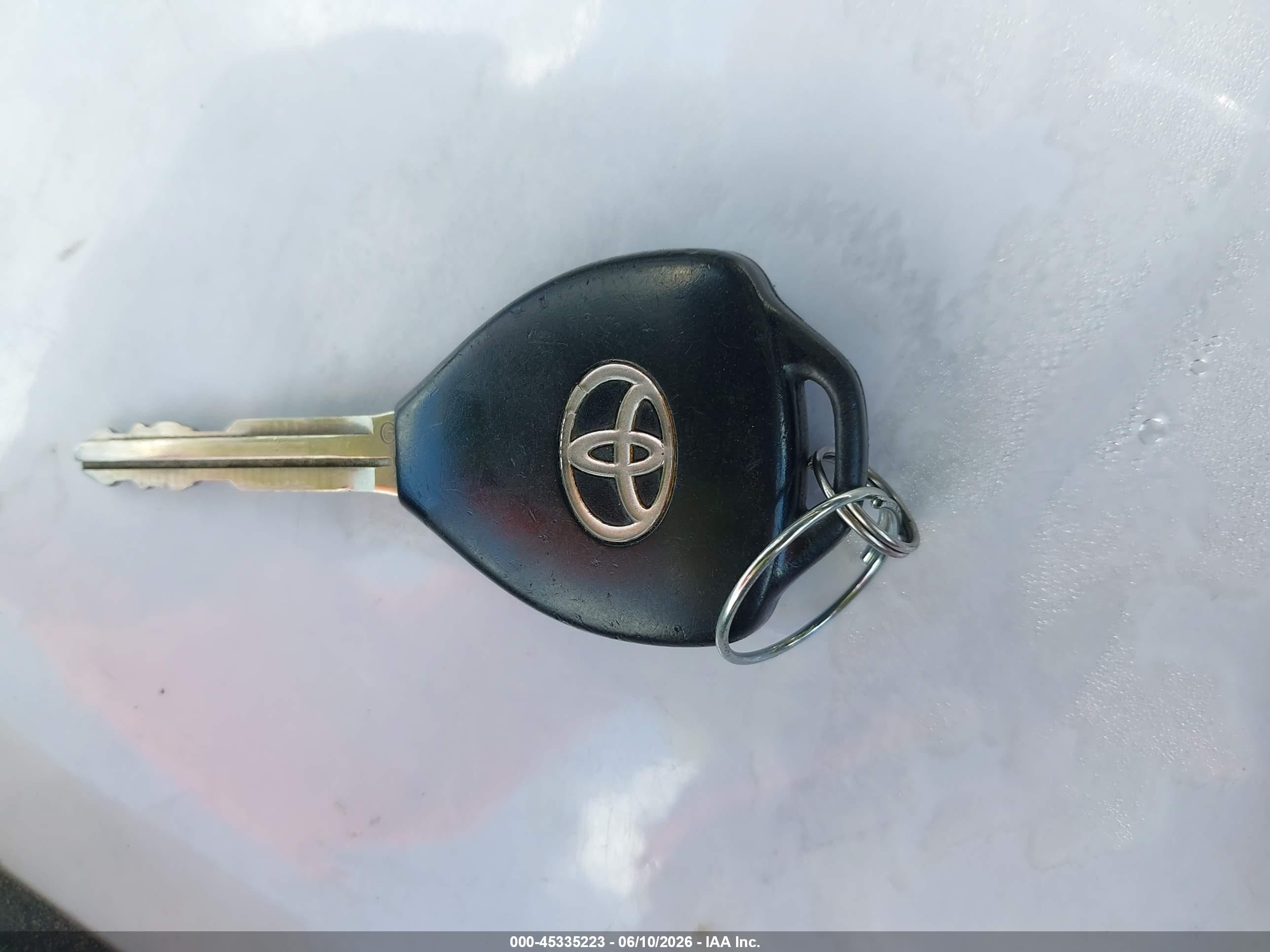 2013 Toyota Corolla Le Silver vin: 5YFBU4EE8DP220054