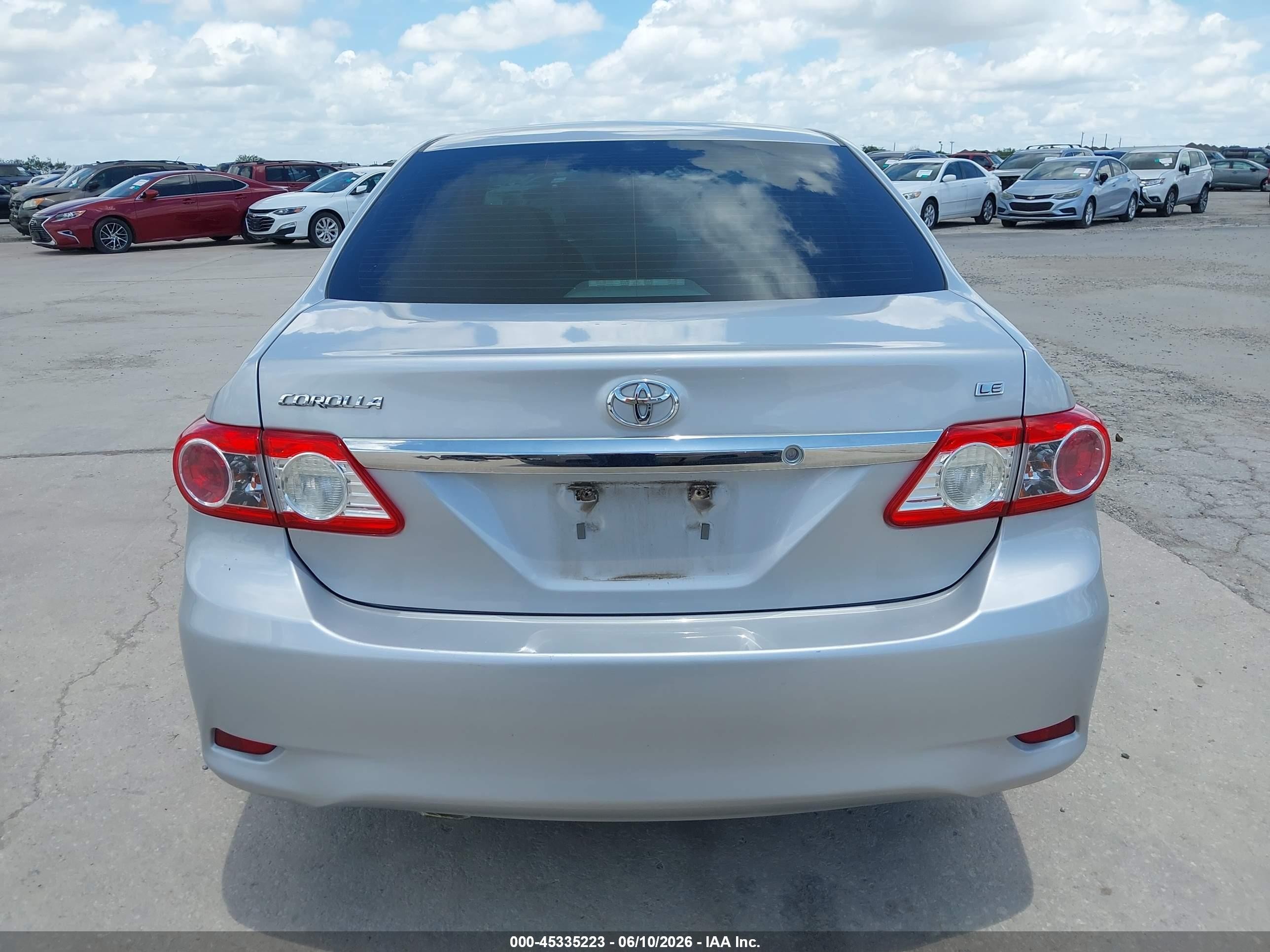 2013 Toyota Corolla Le Silver vin: 5YFBU4EE8DP220054