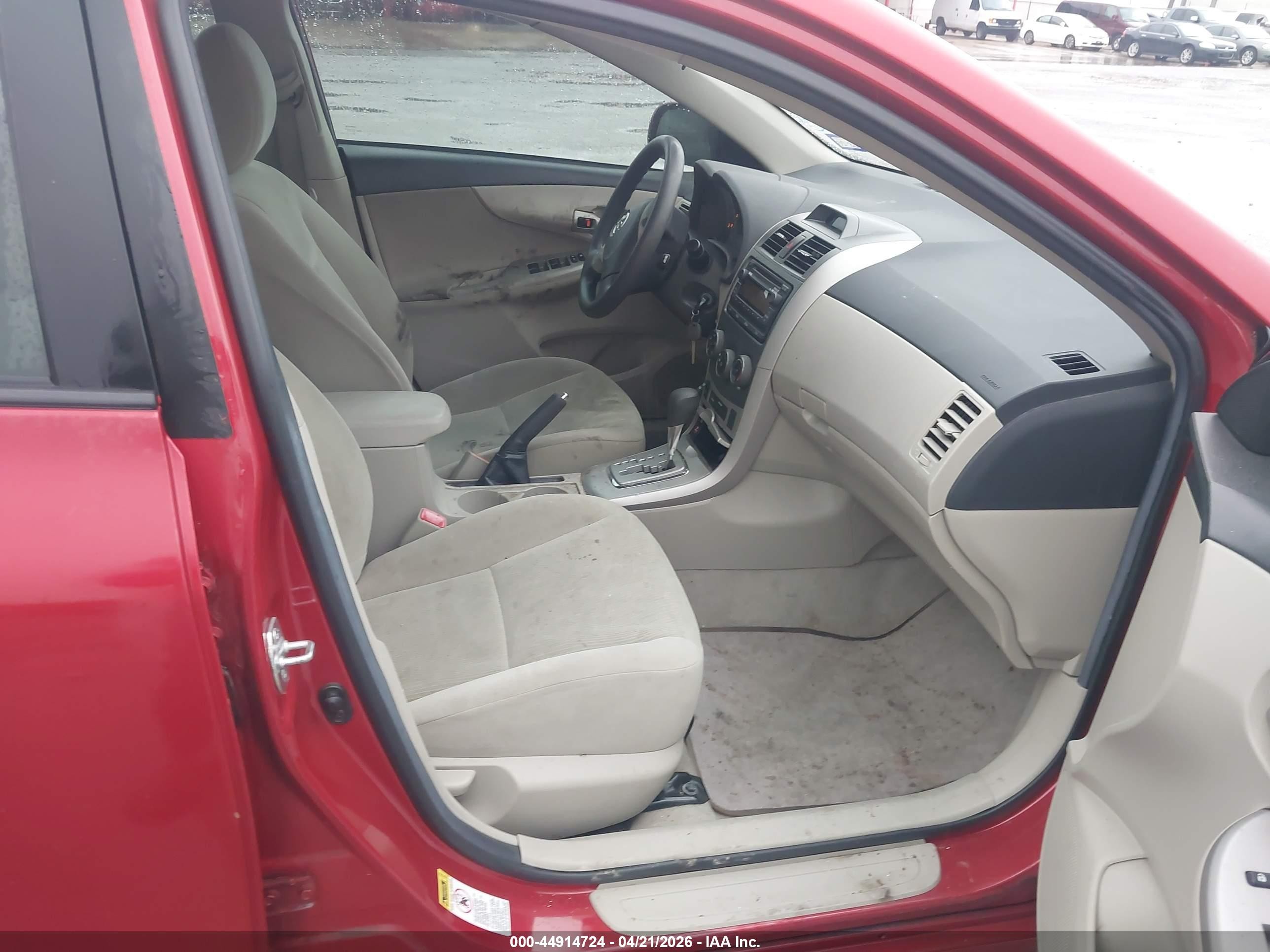 2012 Toyota Corolla Le Red vin: 5YFBU4EE9CP062953