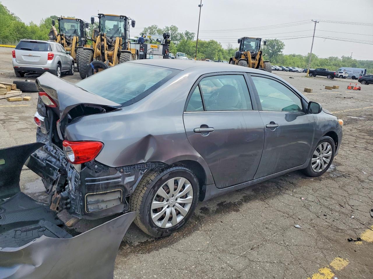 2013 Toyota Corolla Le Gray vin: 5YFBU4EE9DP080323