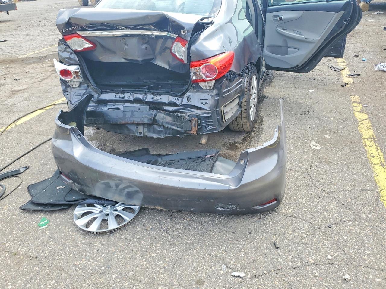 2013 Toyota Corolla Le Gray vin: 5YFBU4EE9DP080323