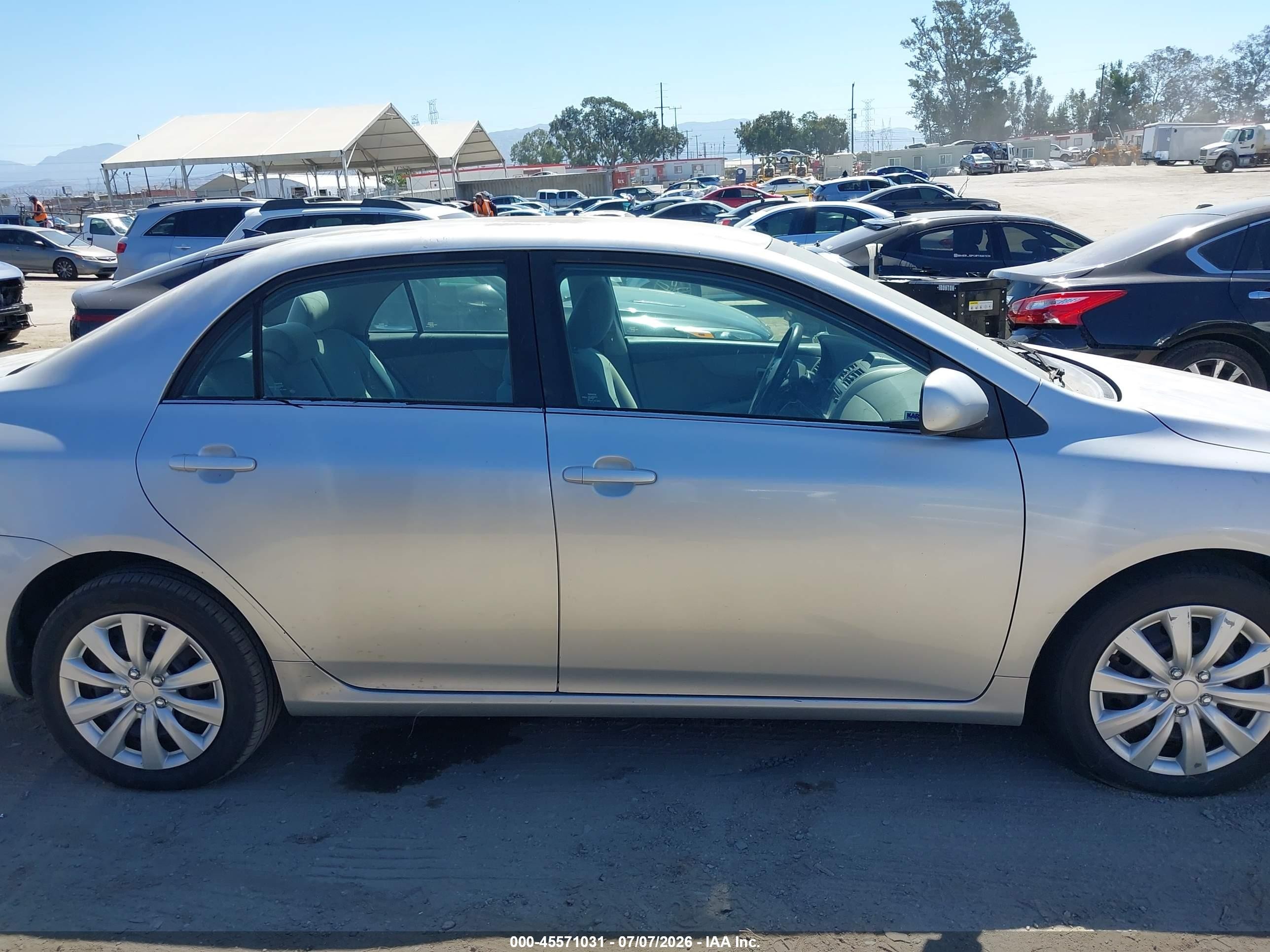 2013 Toyota Corolla Le Silver vin: 5YFBU4EE9DP080581