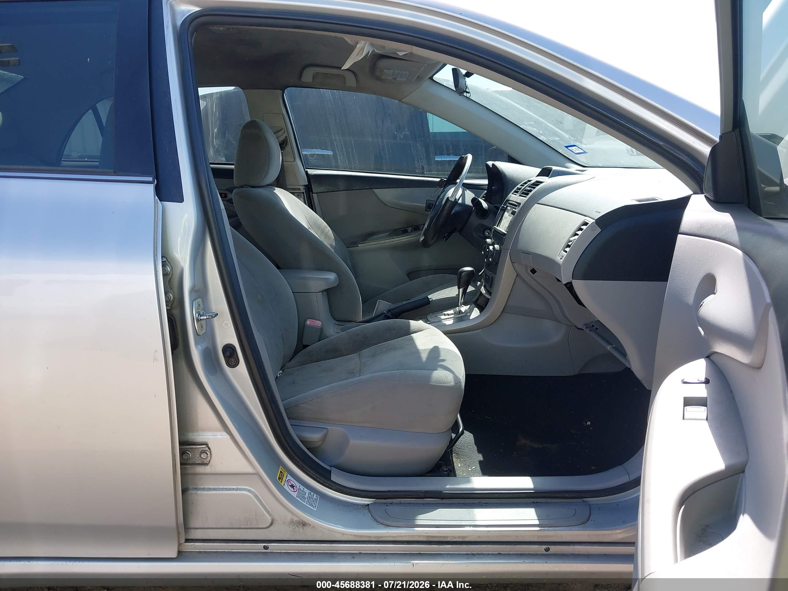 2013 Toyota Corolla Le Silver vin: 5YFBU4EE9DP093511