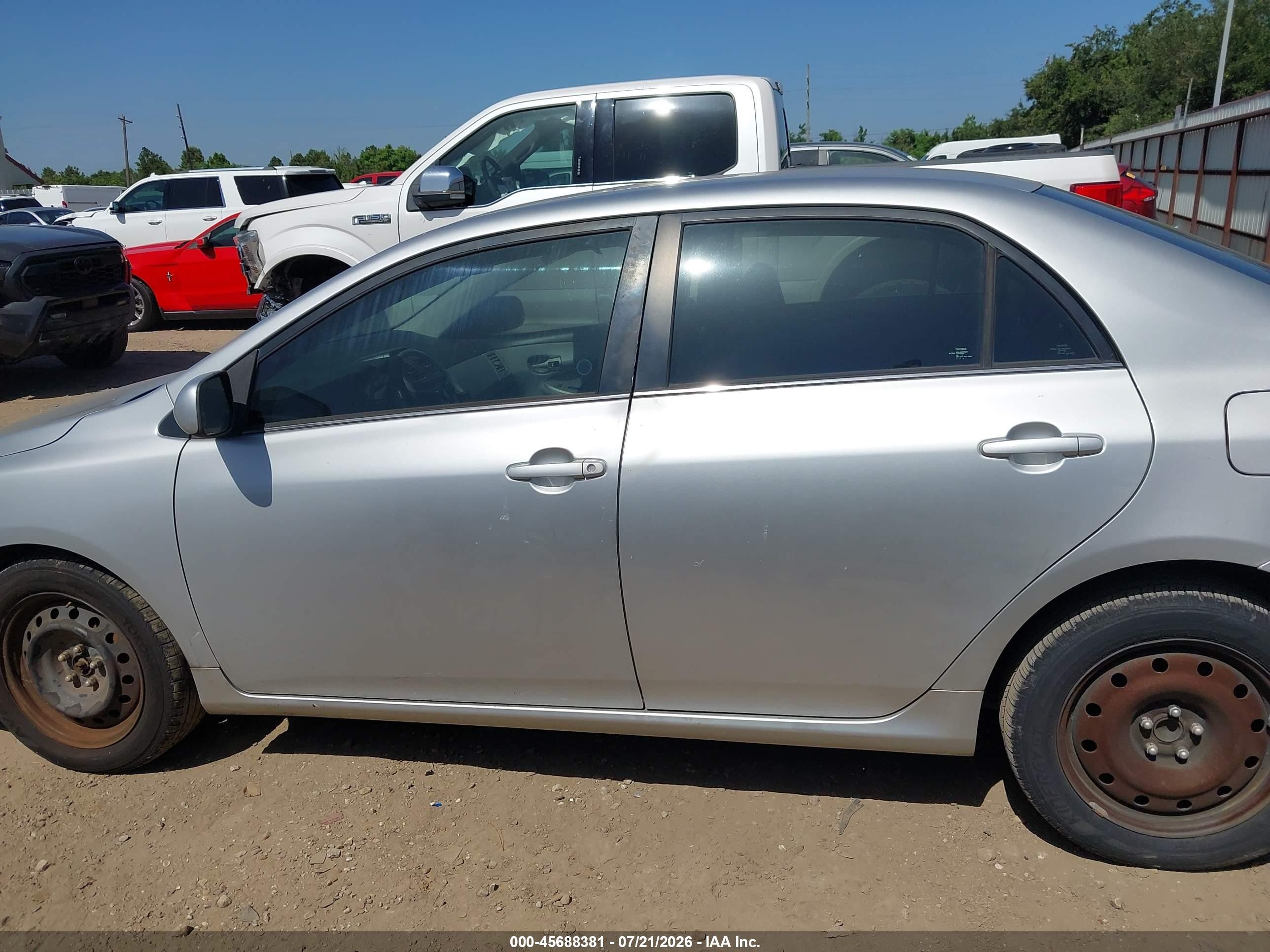 2013 Toyota Corolla Le Silver vin: 5YFBU4EE9DP093511