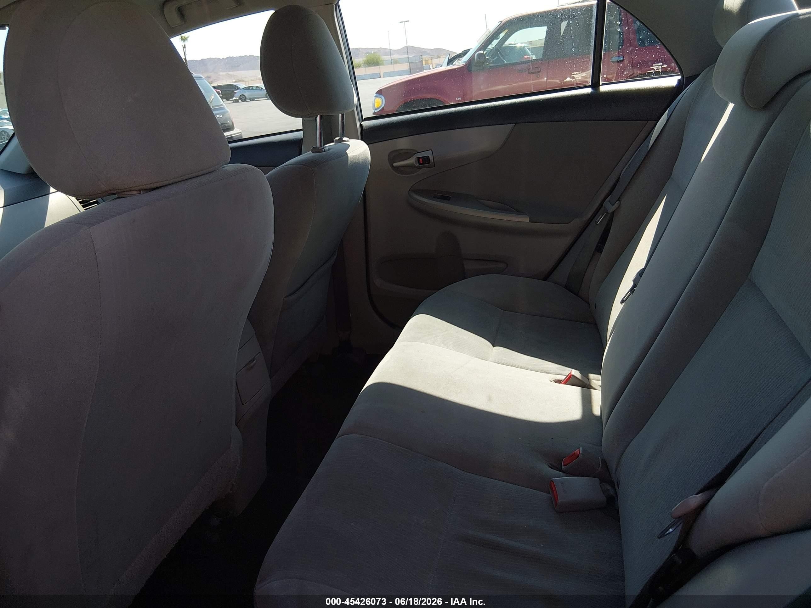 2013 Toyota Corolla Le Silver vin: 5YFBU4EE9DP107312