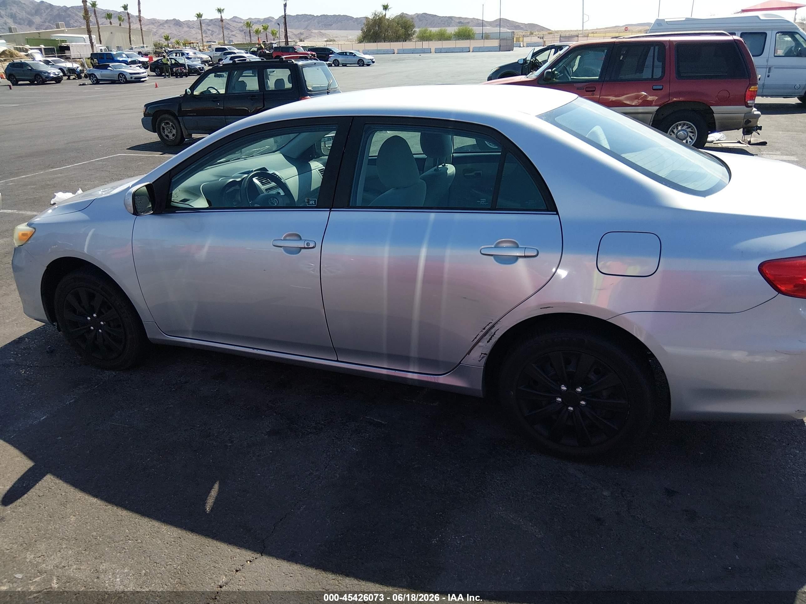 2013 Toyota Corolla Le Silver vin: 5YFBU4EE9DP107312