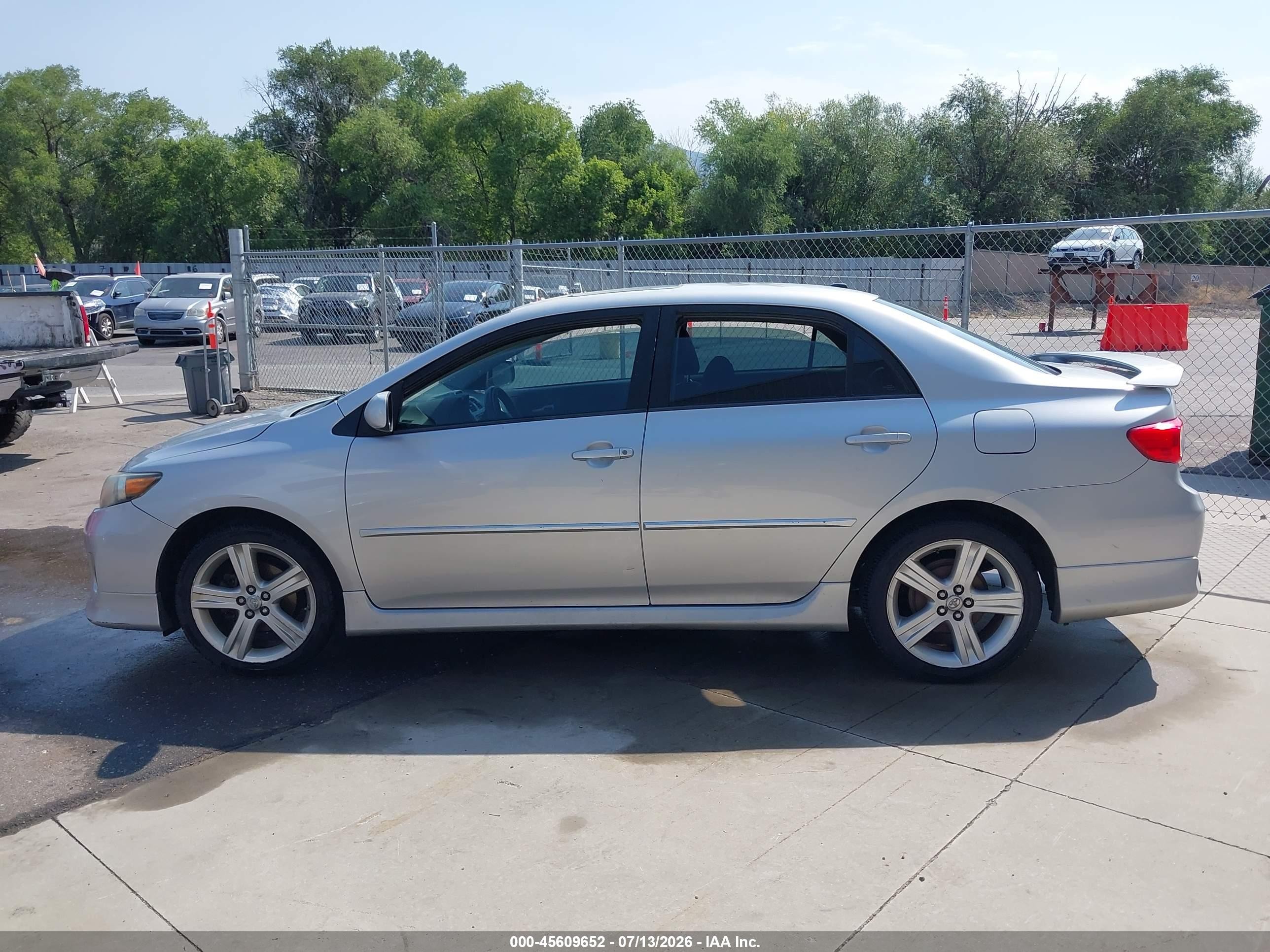 2013 Toyota Corolla S Silver vin: 5YFBU4EE9DP121596