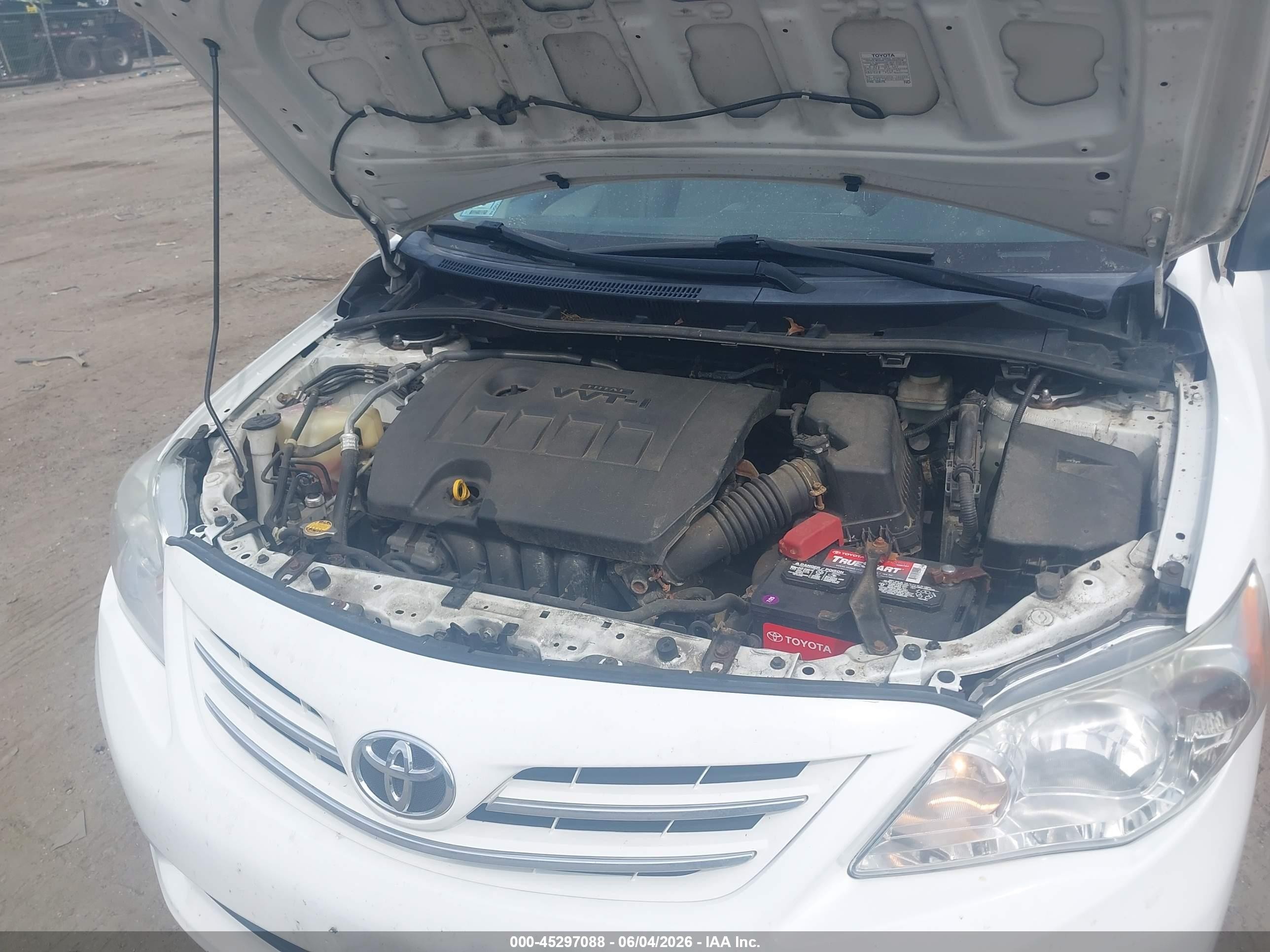 2013 Toyota Corolla Le White vin: 5YFBU4EE9DP130833