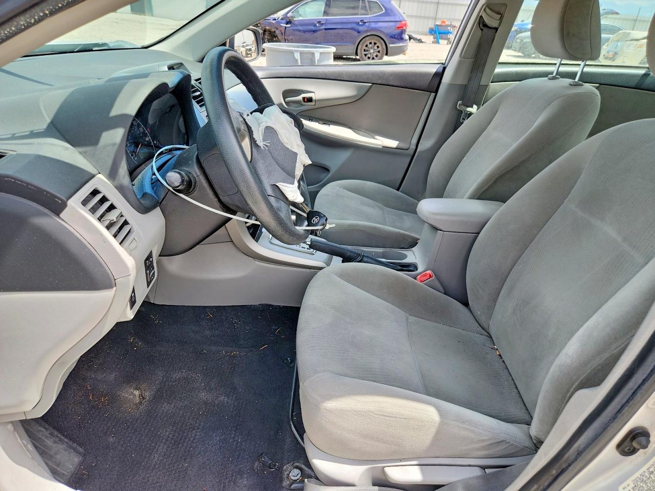 2013 Toyota Corolla Le Silver vin: 5YFBU4EE9DP131903