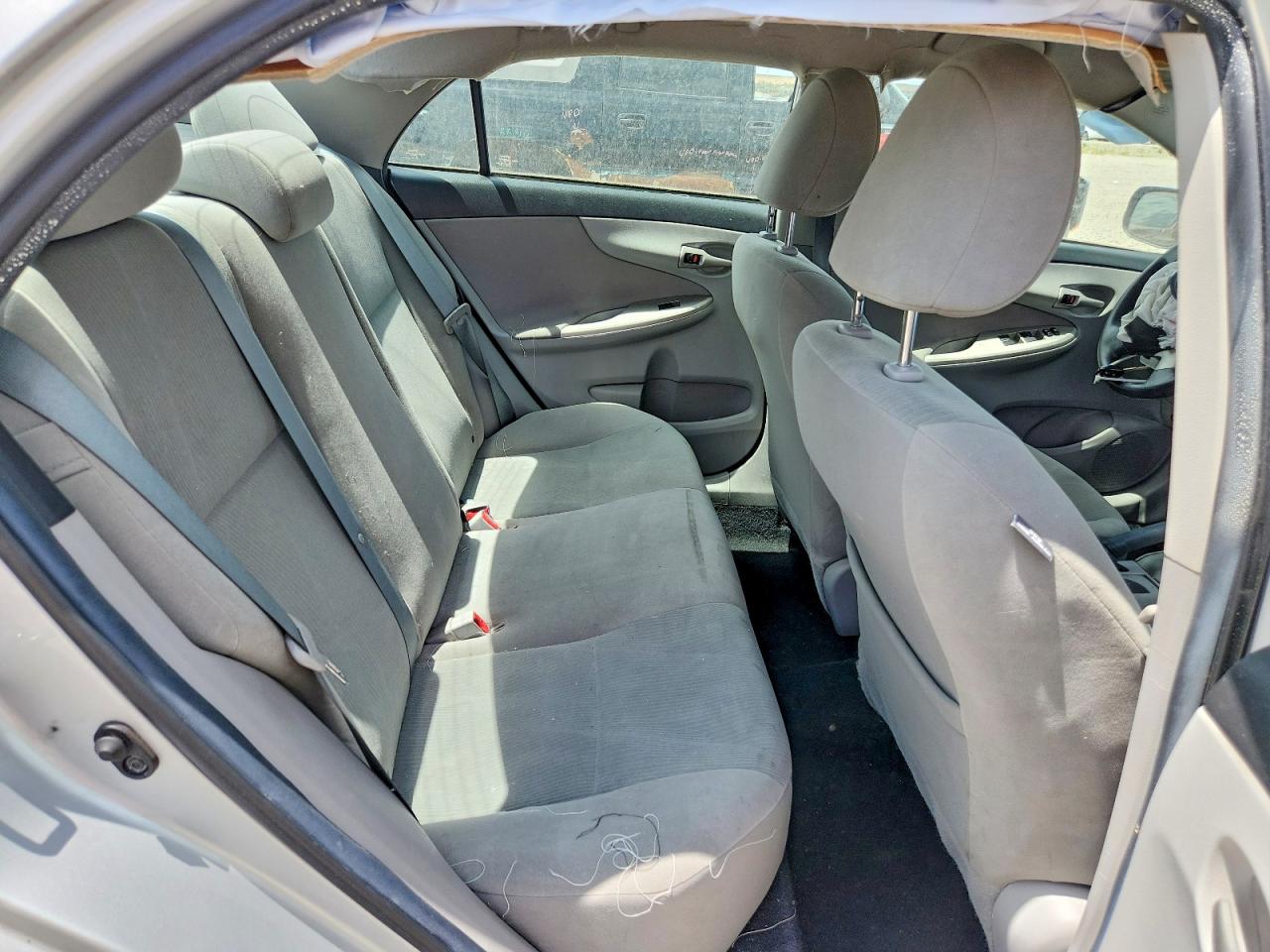 2013 Toyota Corolla Le Silver vin: 5YFBU4EE9DP131903