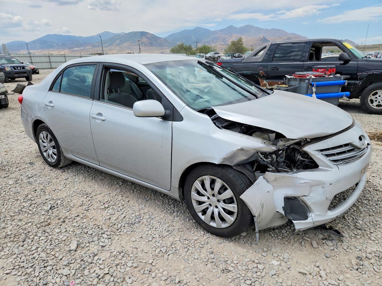 2013 Toyota Corolla Le Silver vin: 5YFBU4EE9DP131903