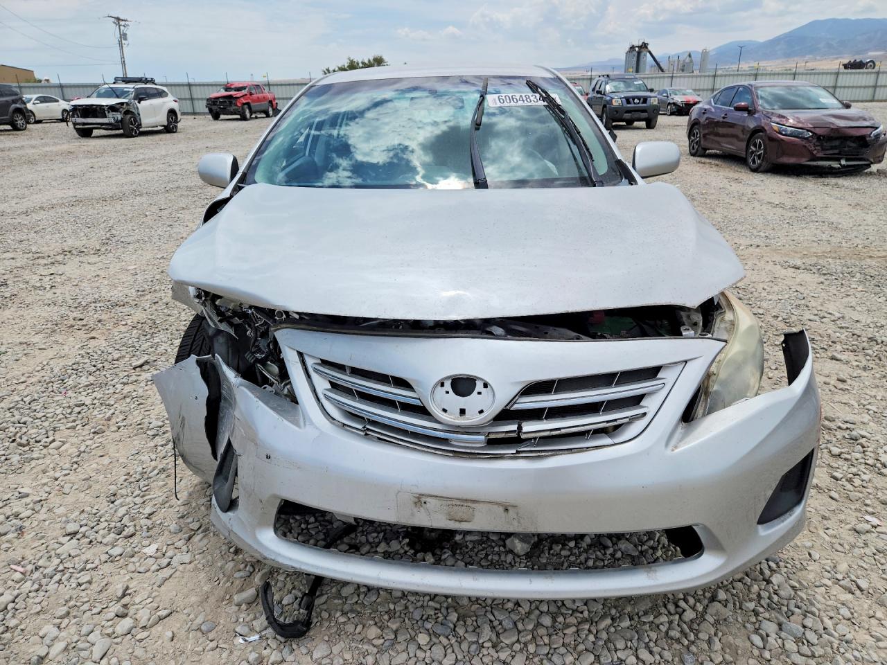 2013 Toyota Corolla Le Silver vin: 5YFBU4EE9DP131903