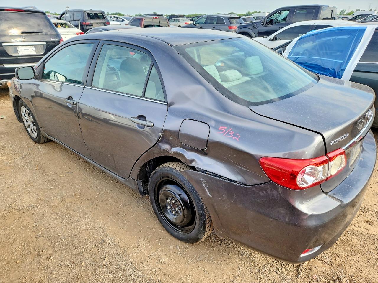 2013 Toyota Corolla Le Gray vin: 5YFBU4EE9DP141508