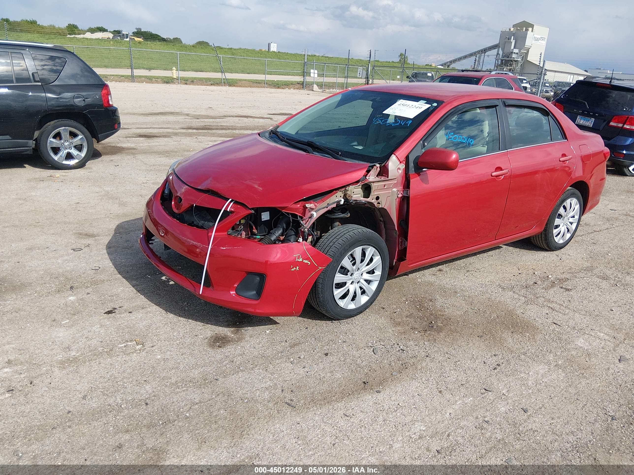 2013 Toyota Corolla Le Red vin: 5YFBU4EE9DP143789