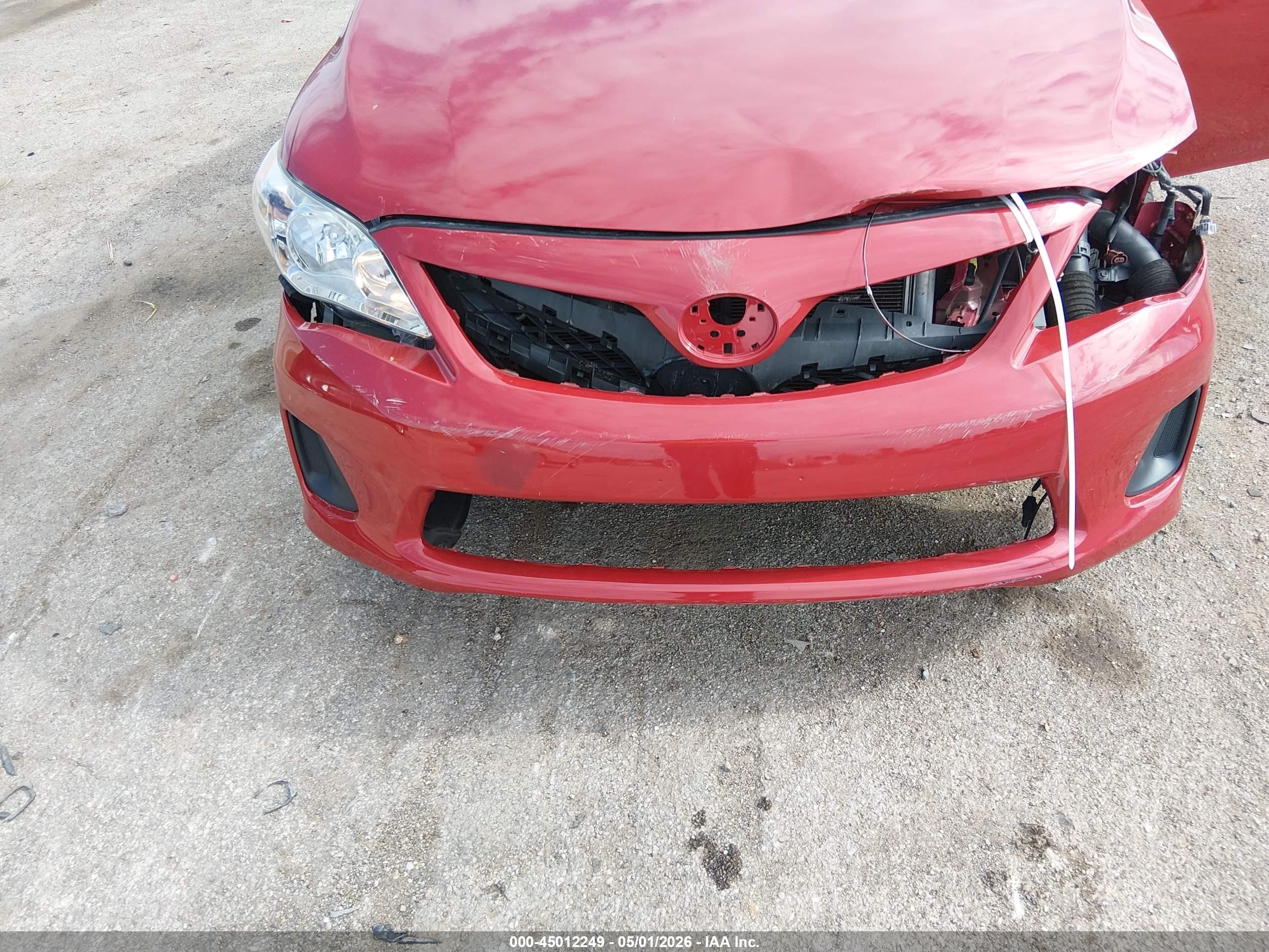 2013 Toyota Corolla Le Red vin: 5YFBU4EE9DP143789