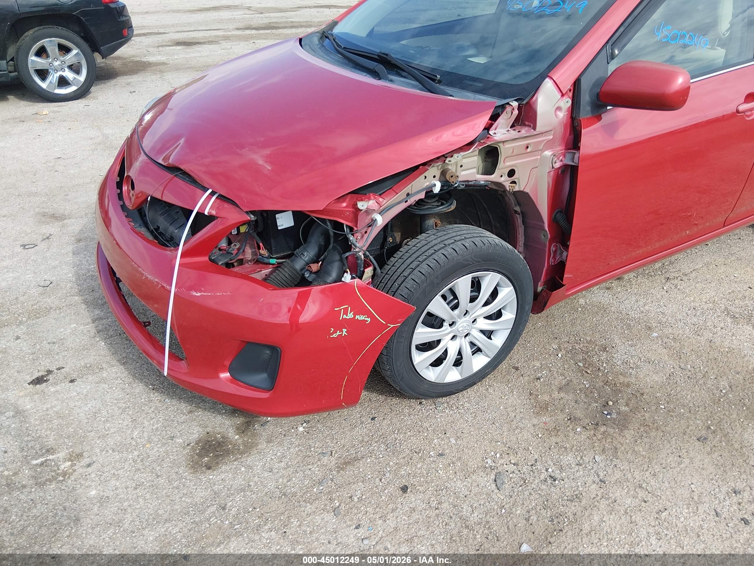 2013 Toyota Corolla Le Red vin: 5YFBU4EE9DP143789