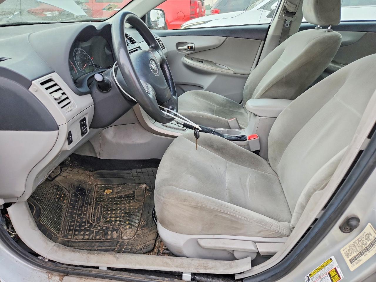 2013 Toyota Corolla Le Silver vin: 5YFBU4EE9DP147597