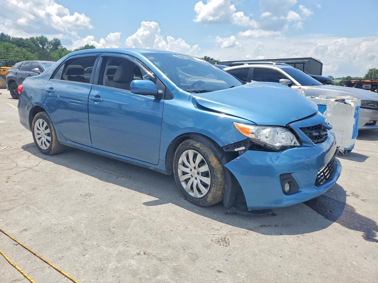 2013 Toyota Corolla Le Blue vin: 5YFBU4EE9DP149625