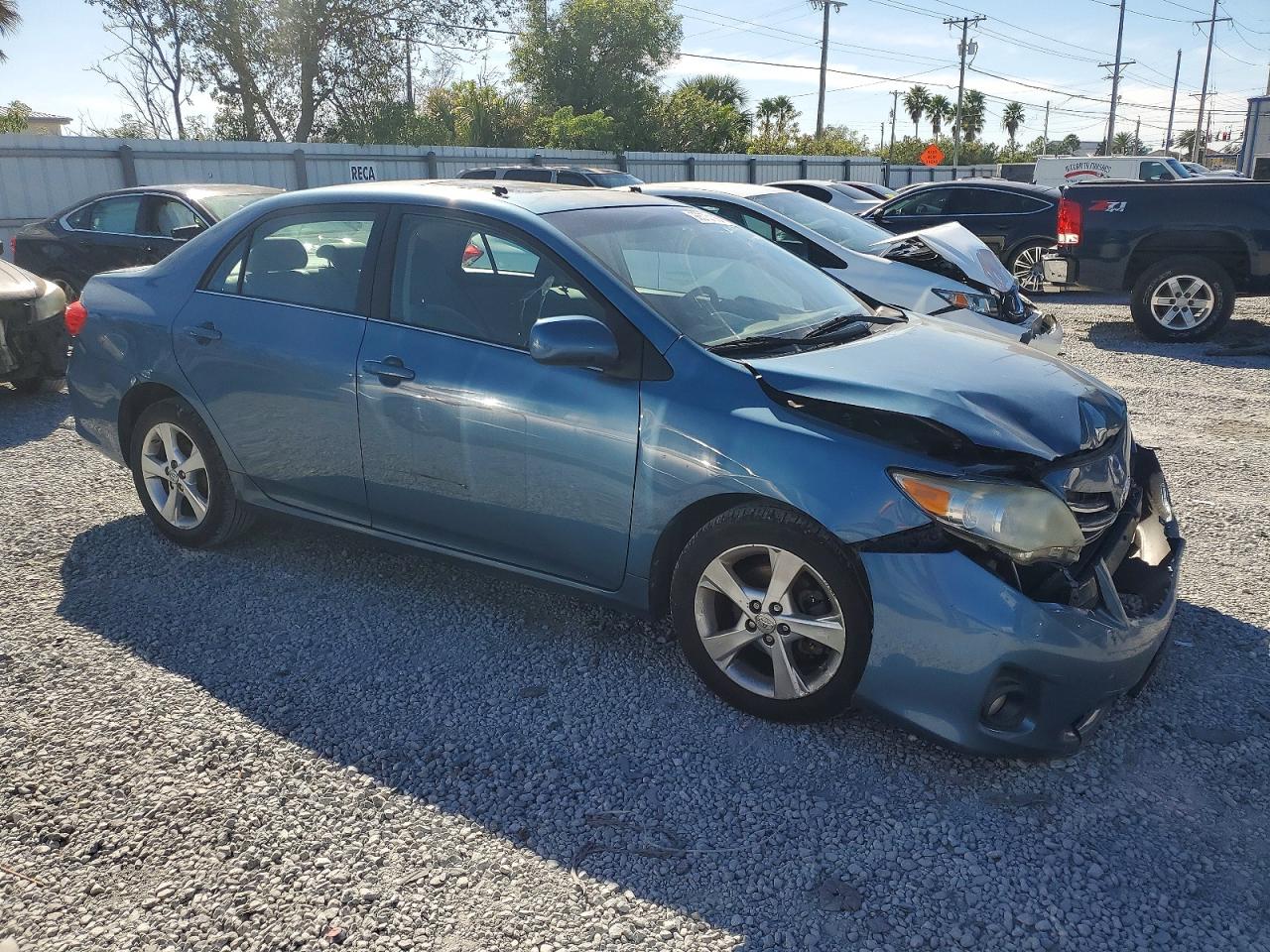 2013 Toyota Corolla Le Blue vin: 5YFBU4EE9DP153335