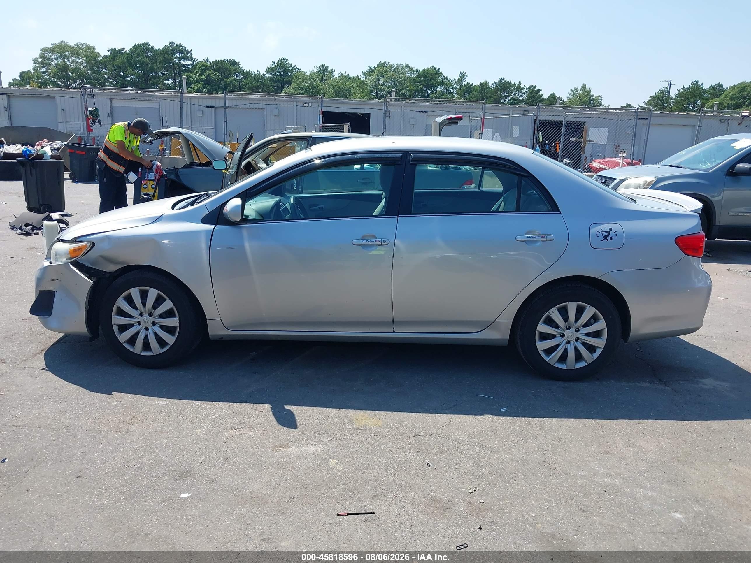 2013 Toyota Corolla Le Silver vin: 5YFBU4EE9DP153531