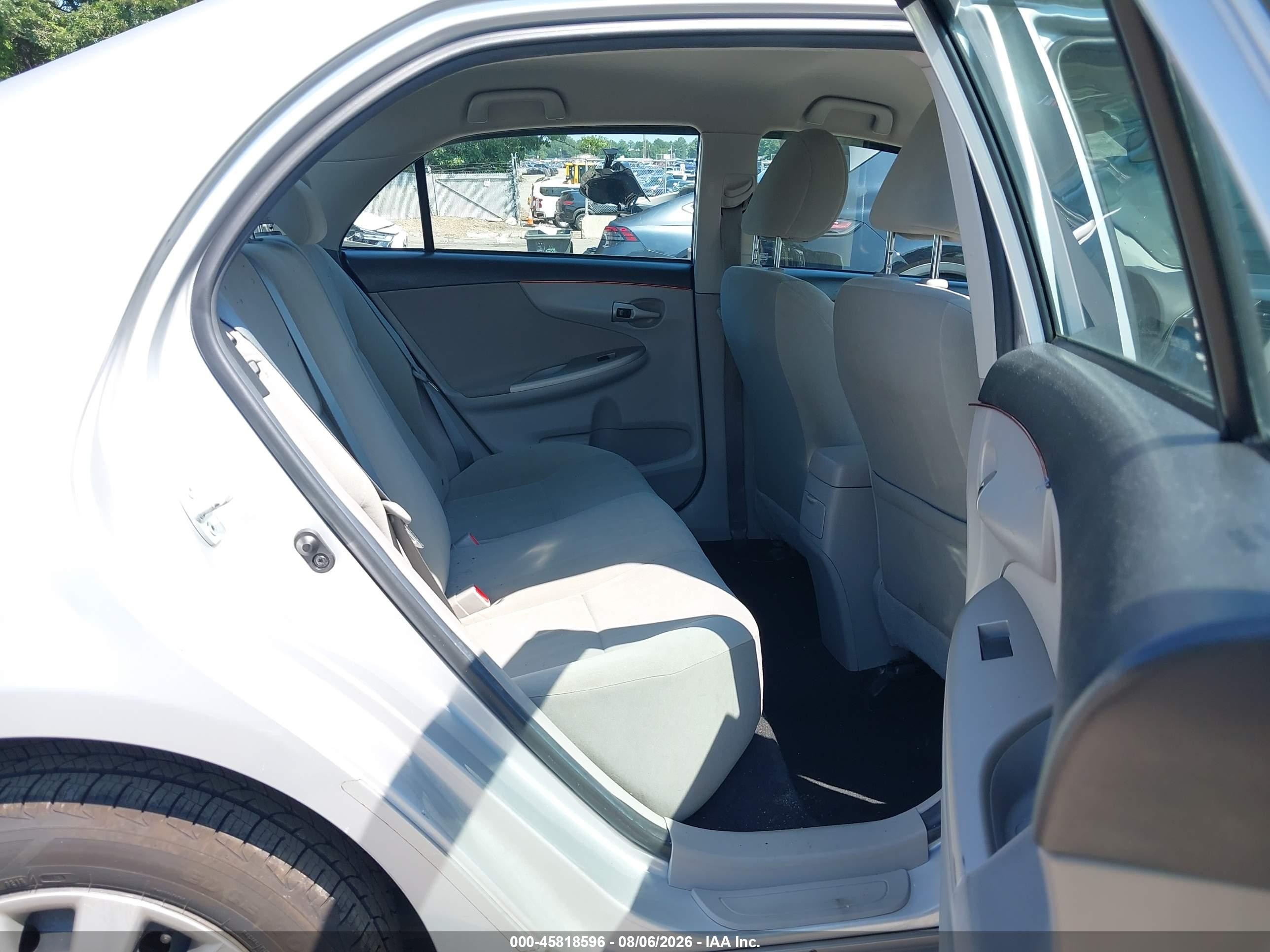 2013 Toyota Corolla Le Silver vin: 5YFBU4EE9DP153531