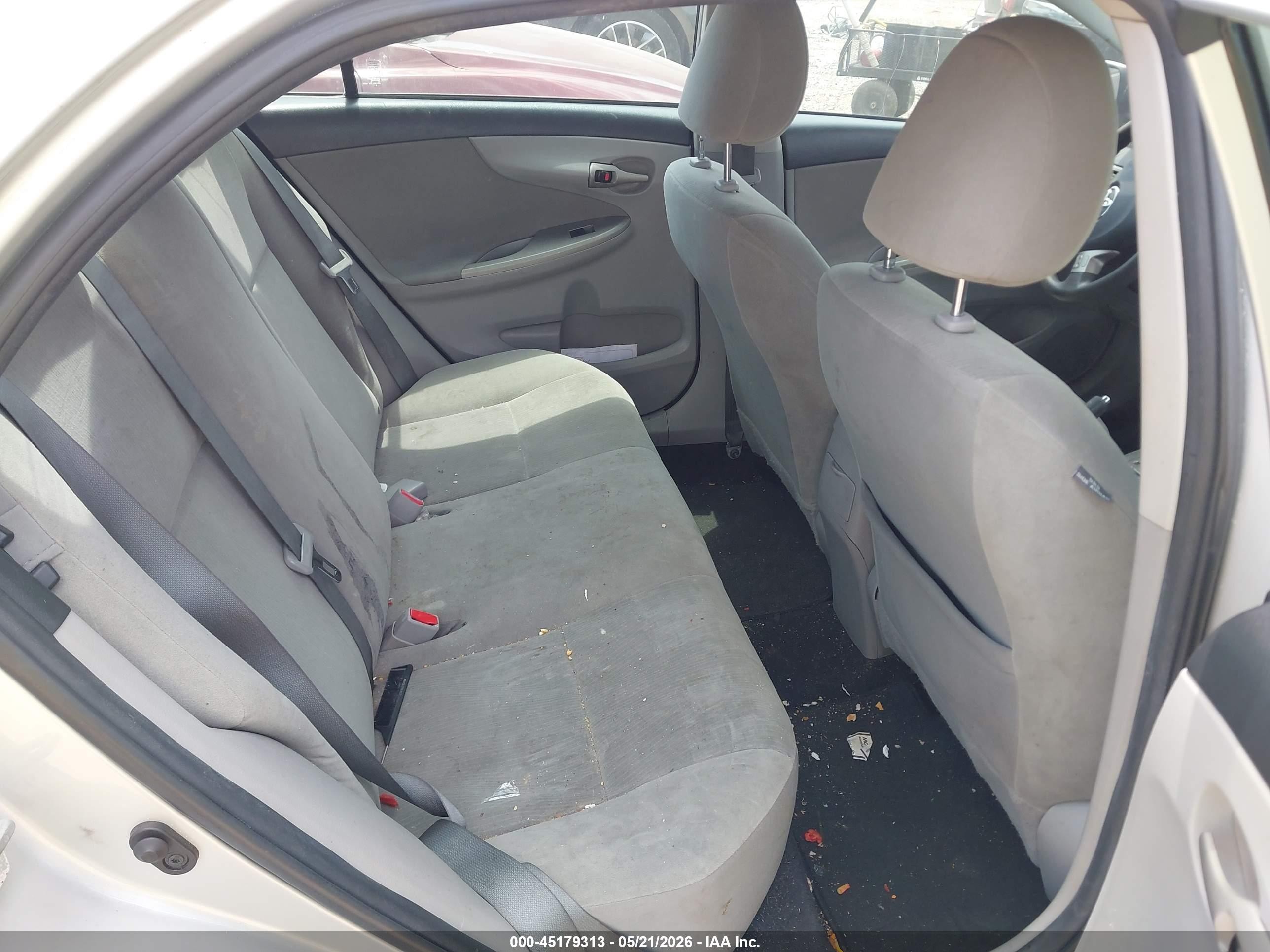 2013 Toyota Corolla Le Silver vin: 5YFBU4EE9DP180129