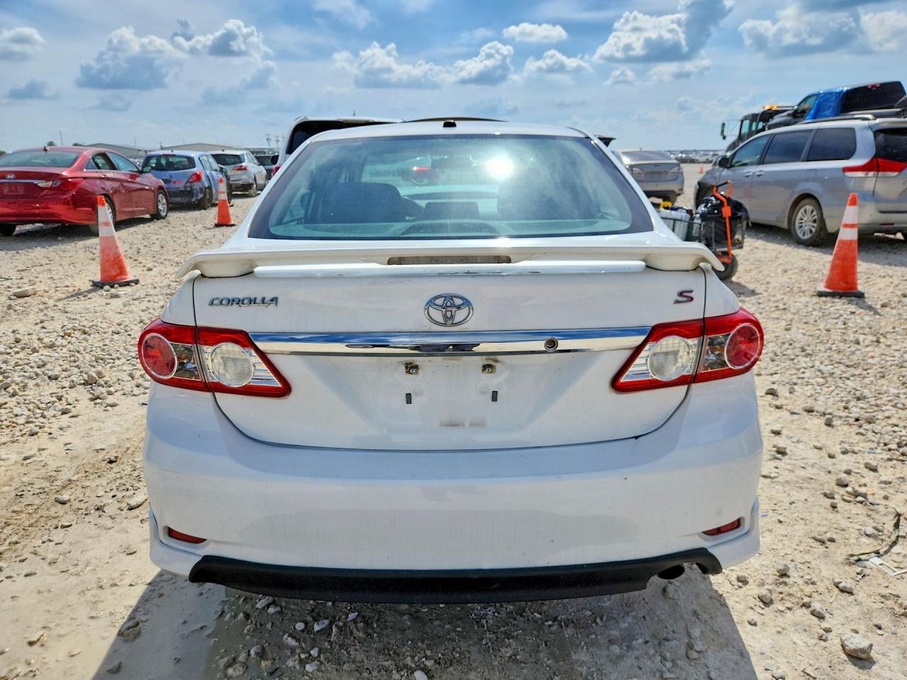 2013 Toyota Corolla S White vin: 5YFBU4EE9DP185380