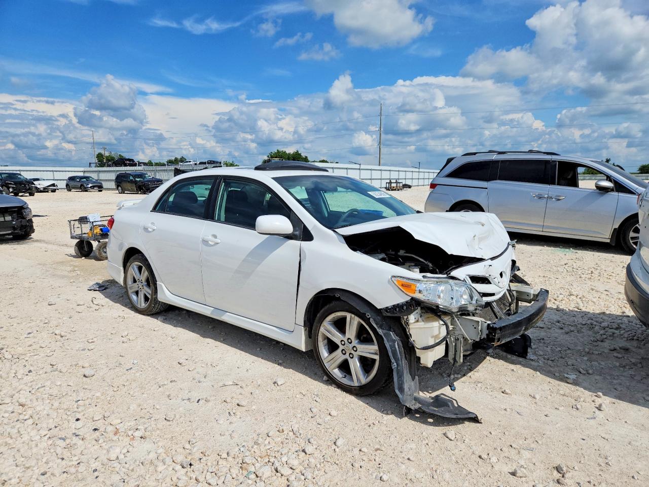 2013 Toyota Corolla S White vin: 5YFBU4EE9DP185380
