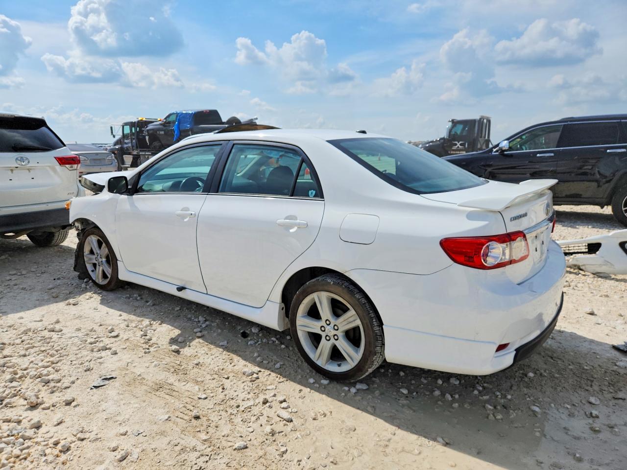 2013 Toyota Corolla S White vin: 5YFBU4EE9DP185380