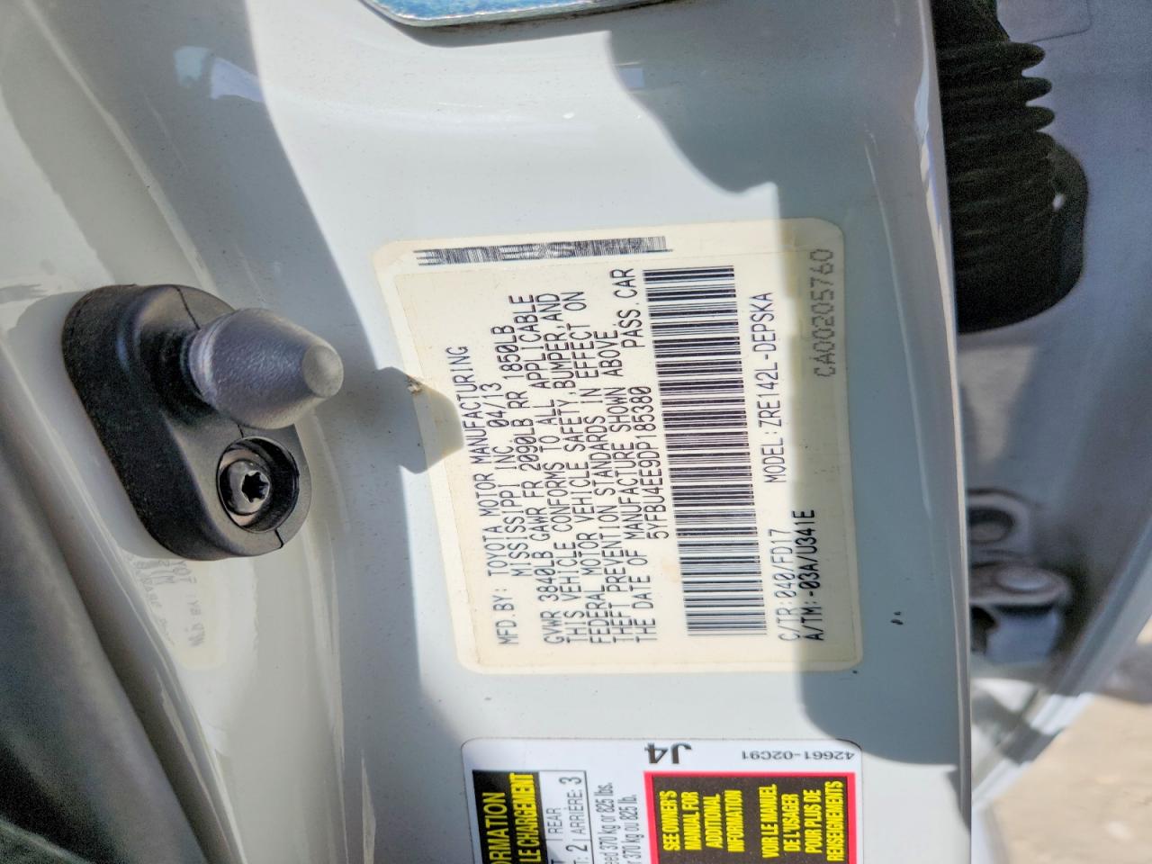 2013 Toyota Corolla S White vin: 5YFBU4EE9DP185380