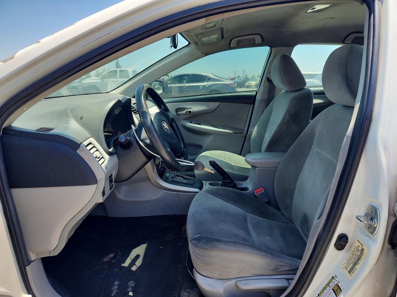 2013 Toyota Corolla White vin: 5YFBU4EE9DP190904