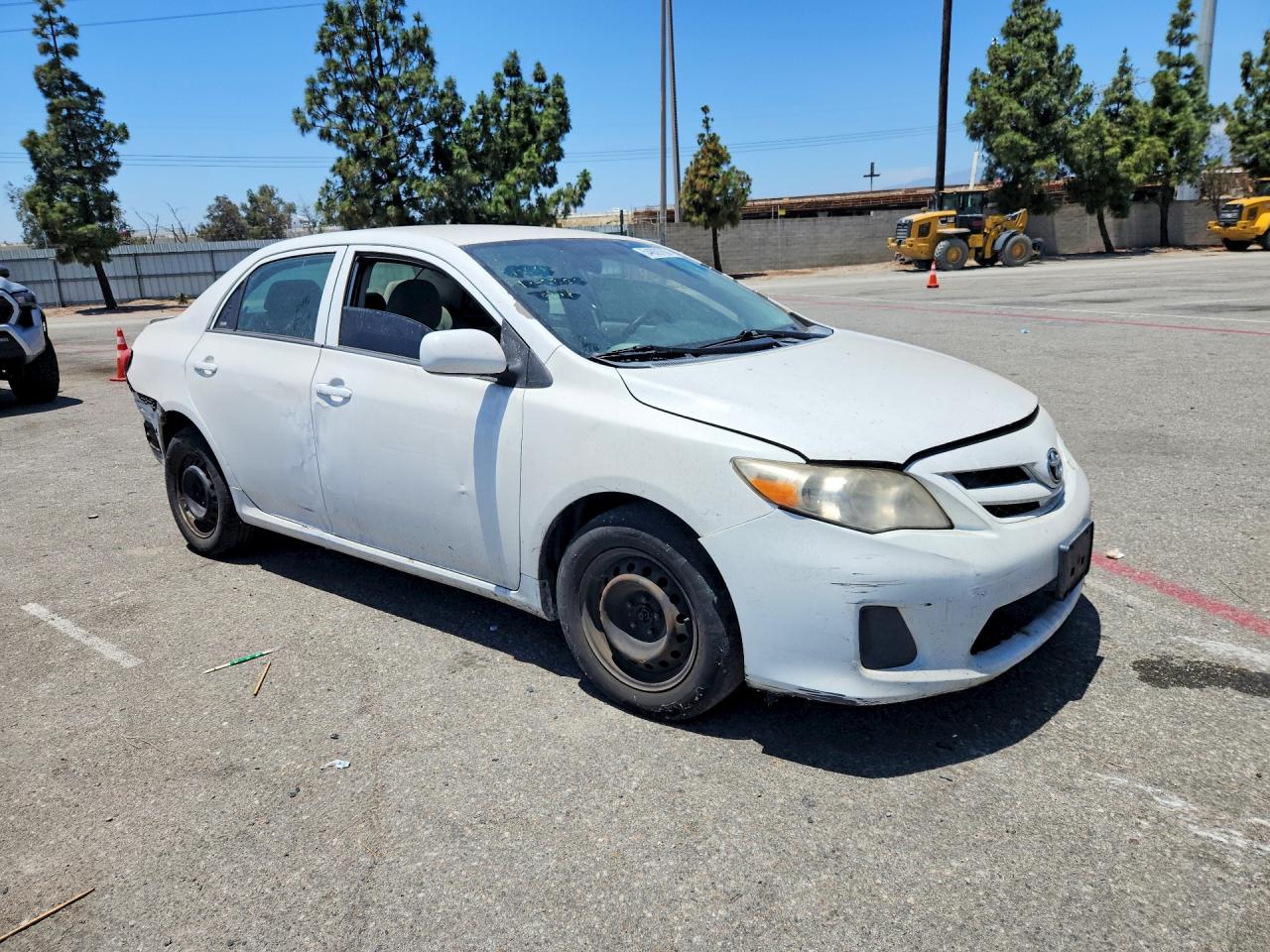 2013 Toyota Corolla White vin: 5YFBU4EE9DP190904